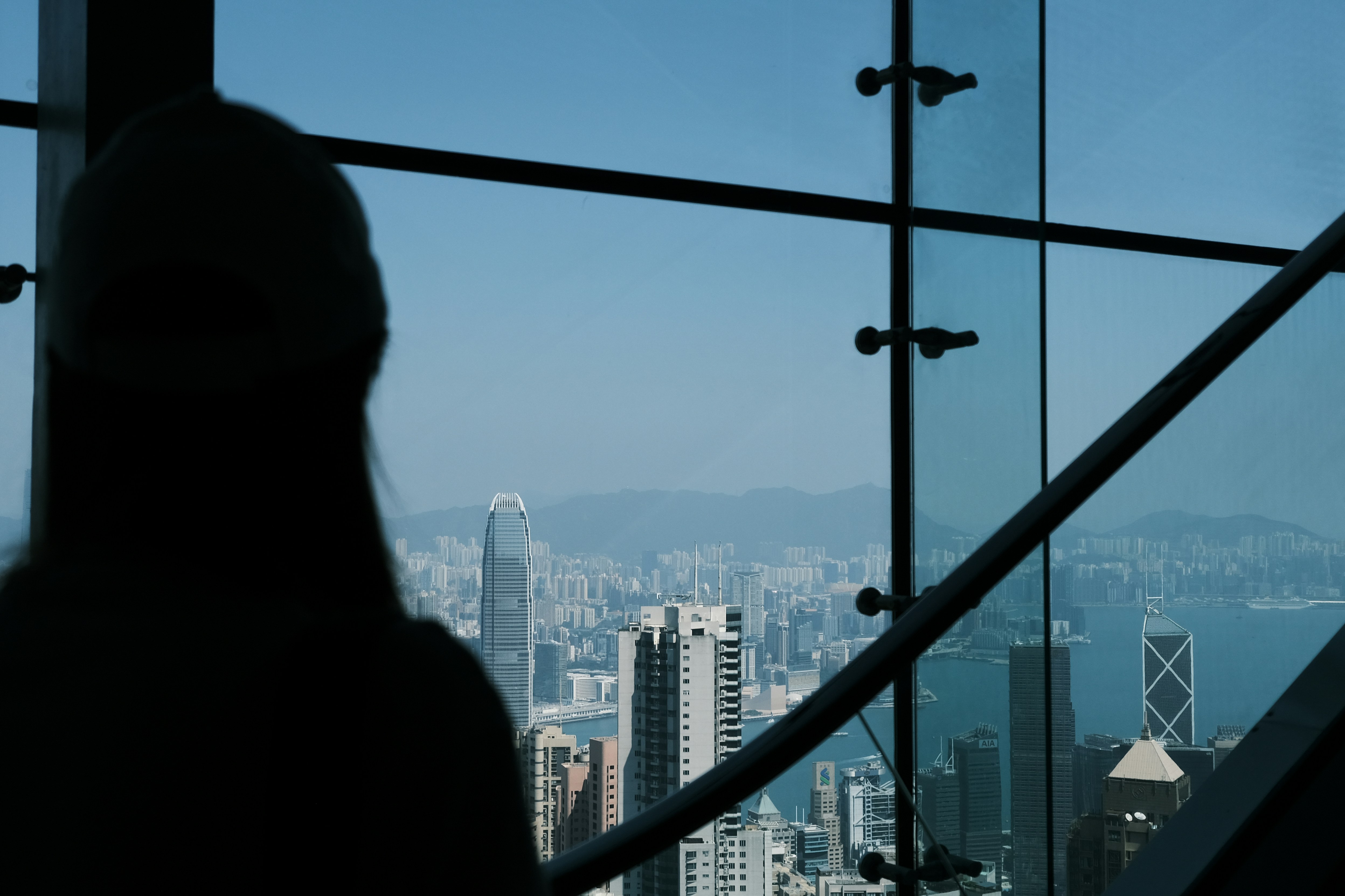 港元借貸成本跌至零水平 金管局大舉干預