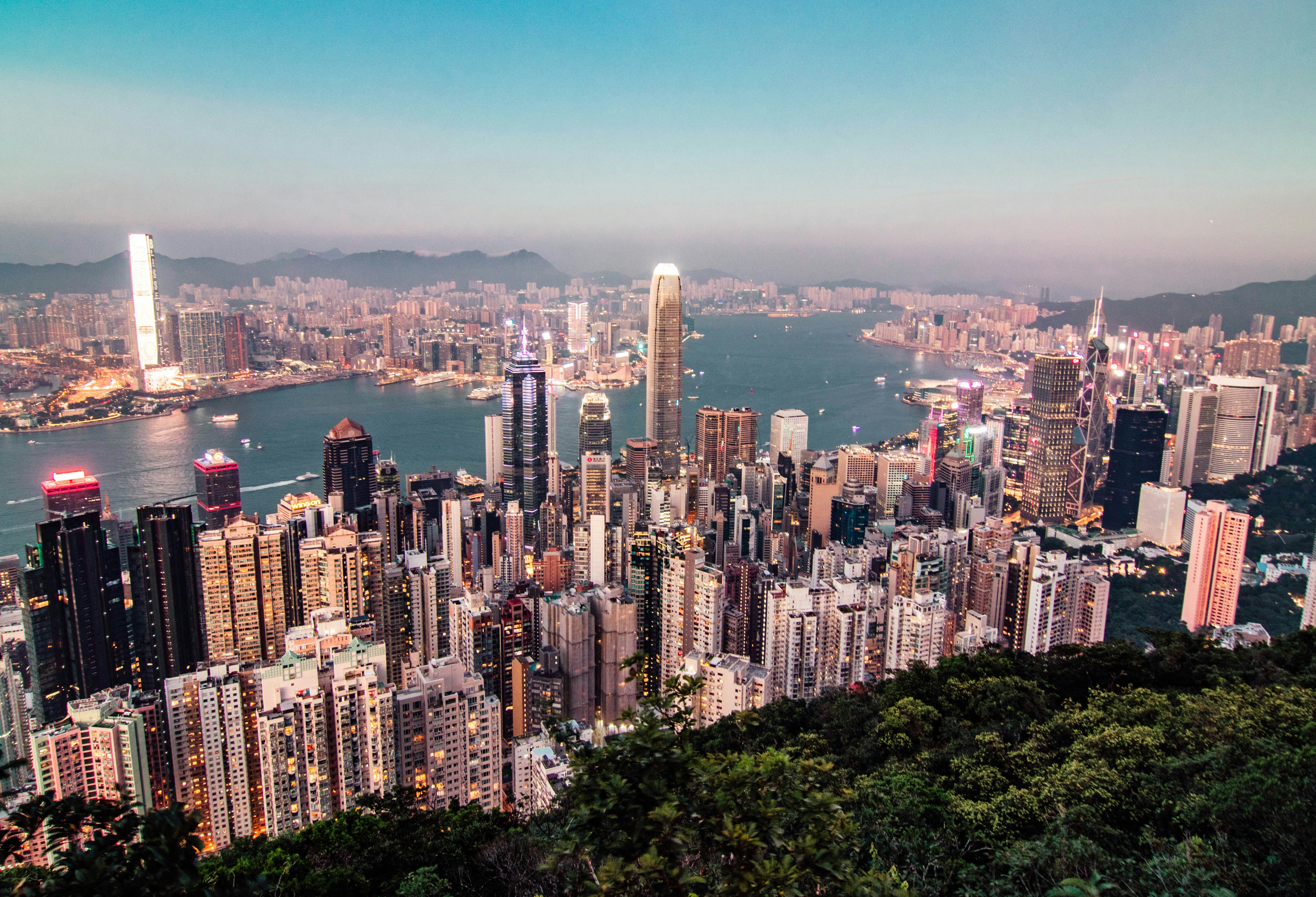 Ніхілізм покоління Z сприяє буму крипто деривативів на $100 трильйонів у відповідь на зламану систему.