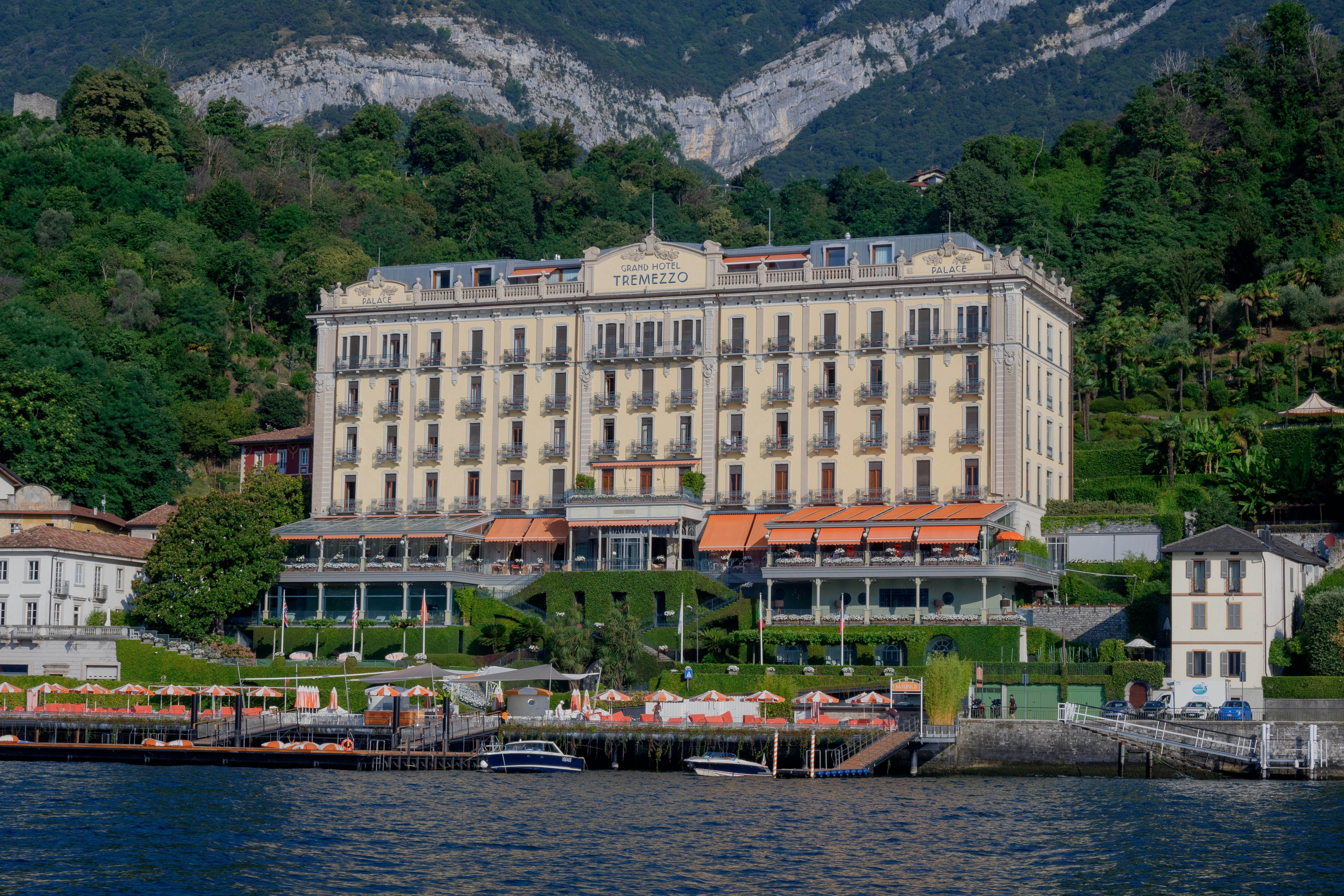 Lake resort building