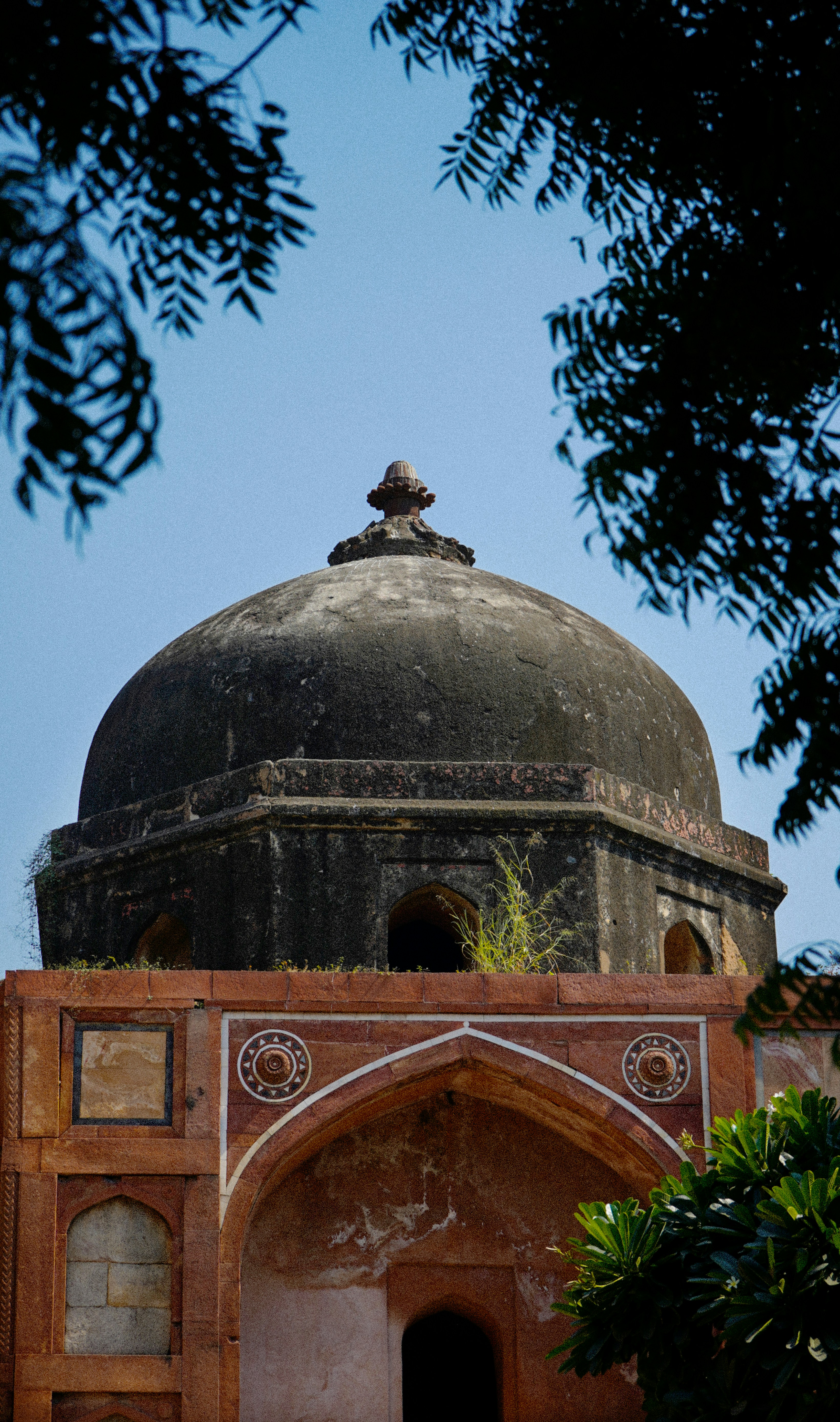 A large building with a large dome on top of it