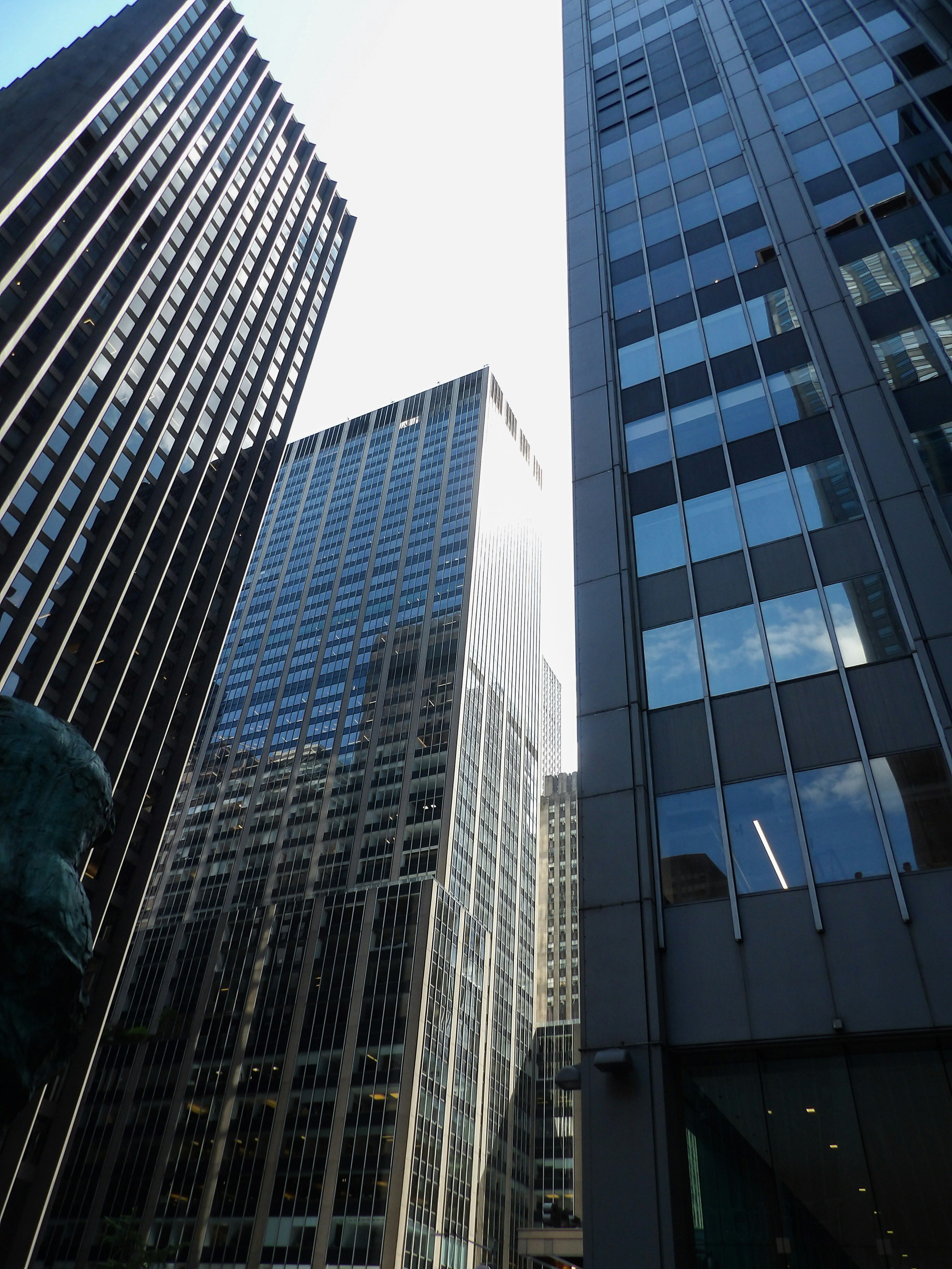 UBS Maintains Neutral on Range Resources, Lowers Price Target to $38