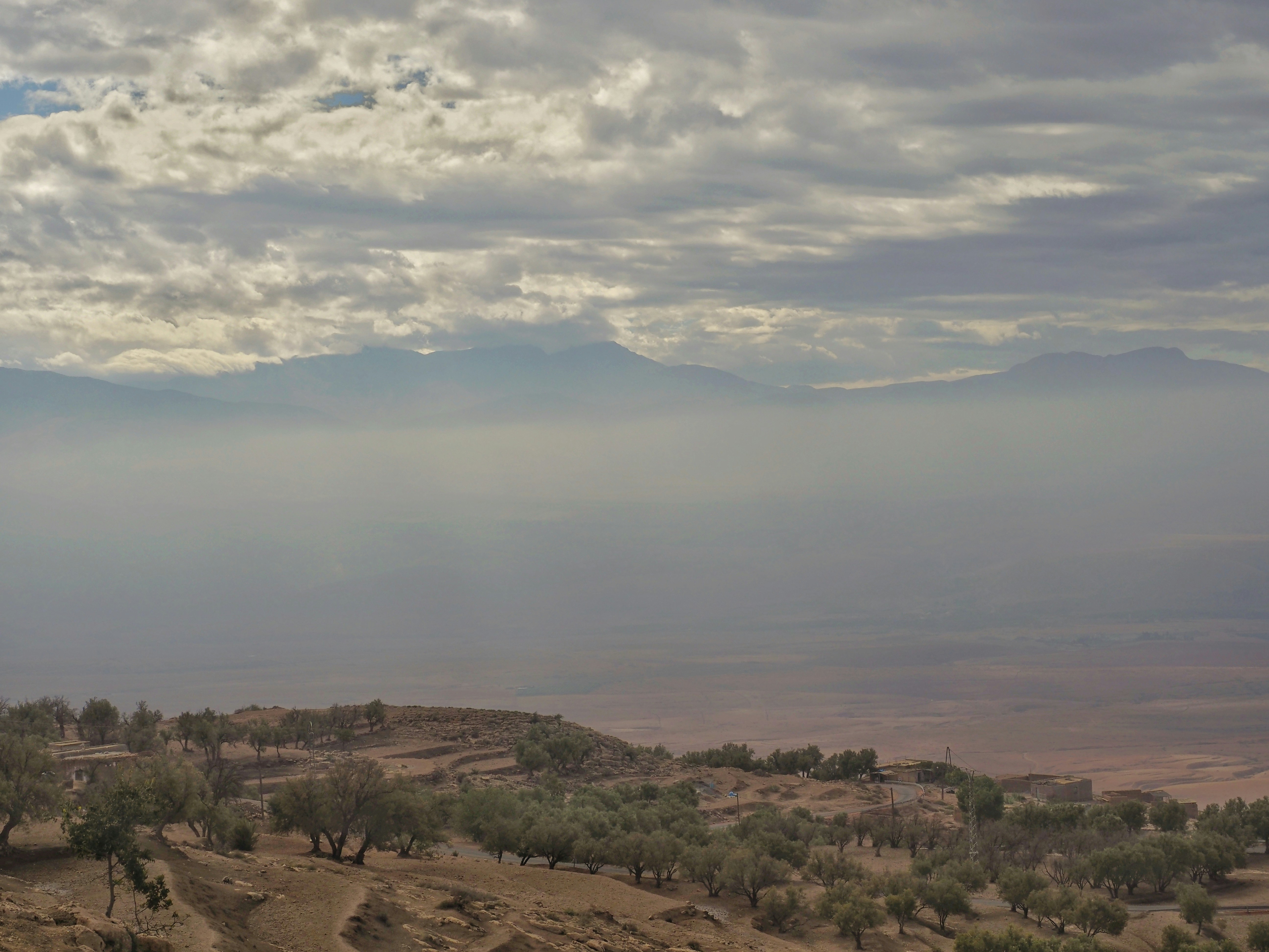 Vista panorámica de las Montañas del Atlas cerca de Marrakech