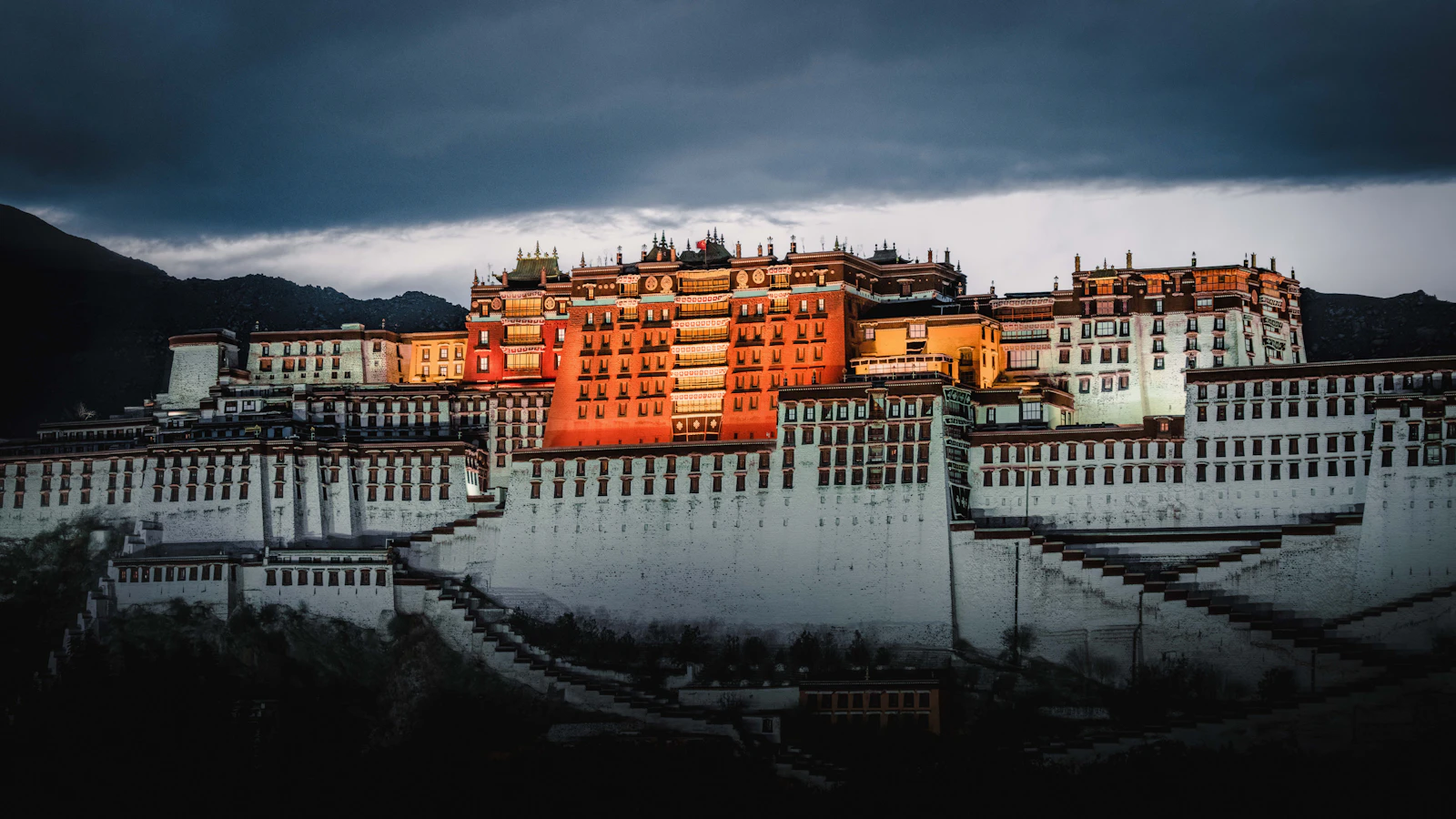 The St. Regis Lhasa Resort Wins Tibet's Leading Resort for a Fifth Straight Year