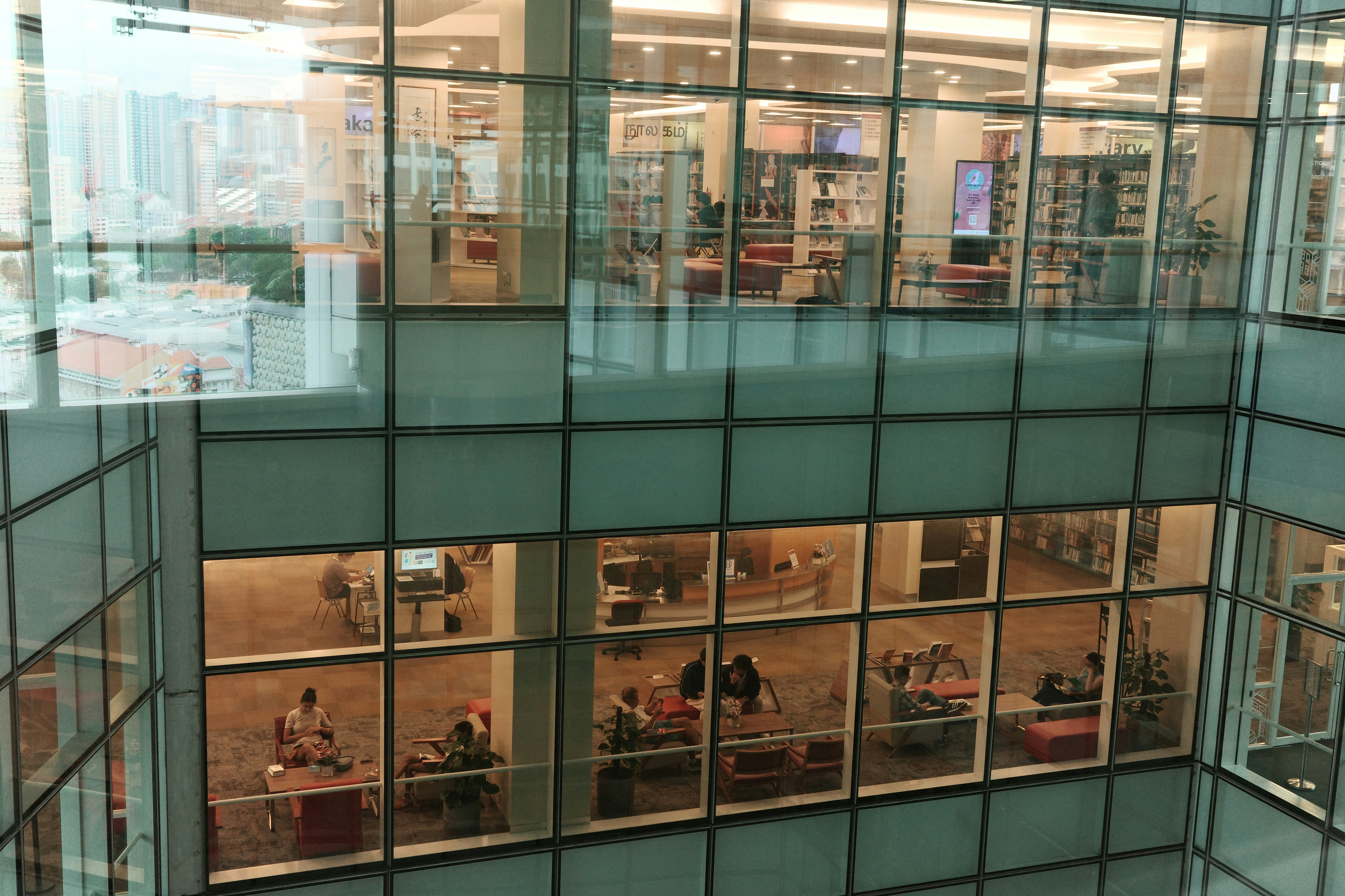 A large building with many windows in it