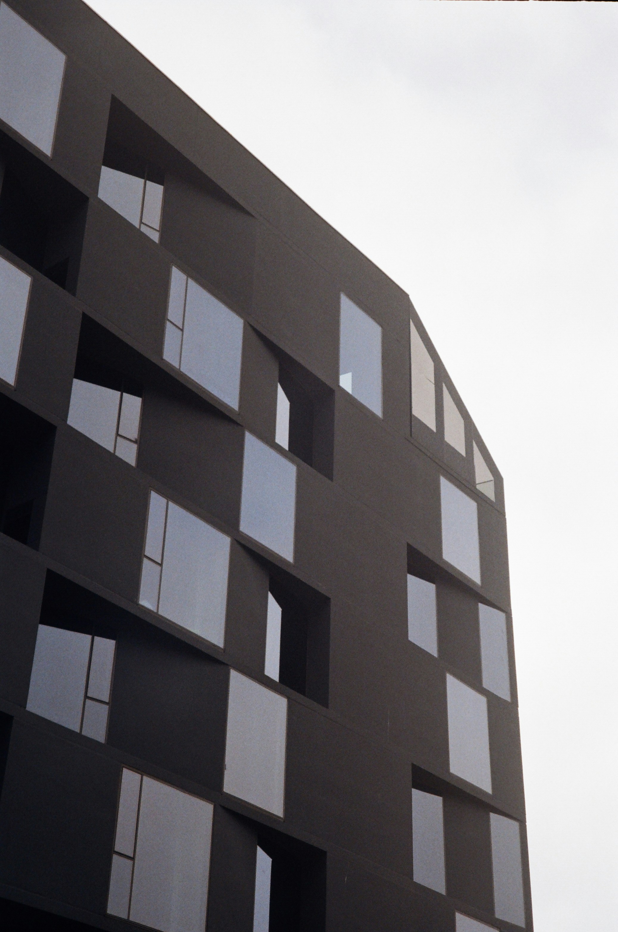 A very tall building with lots of windows