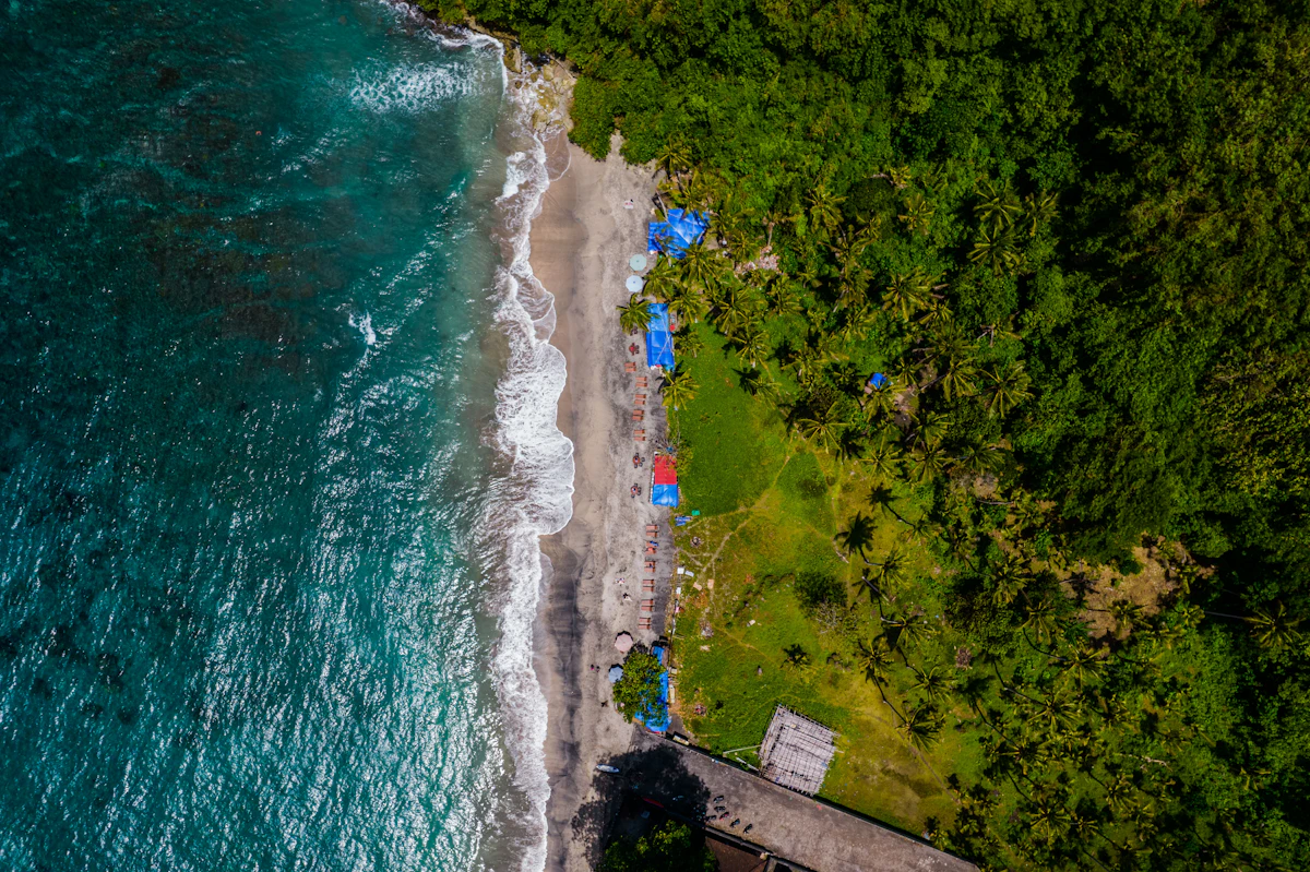 Scenic highlights of Pura Pabean Clifftop Vista & Pulaki Sacred Temple in Pemuteran / Lovina