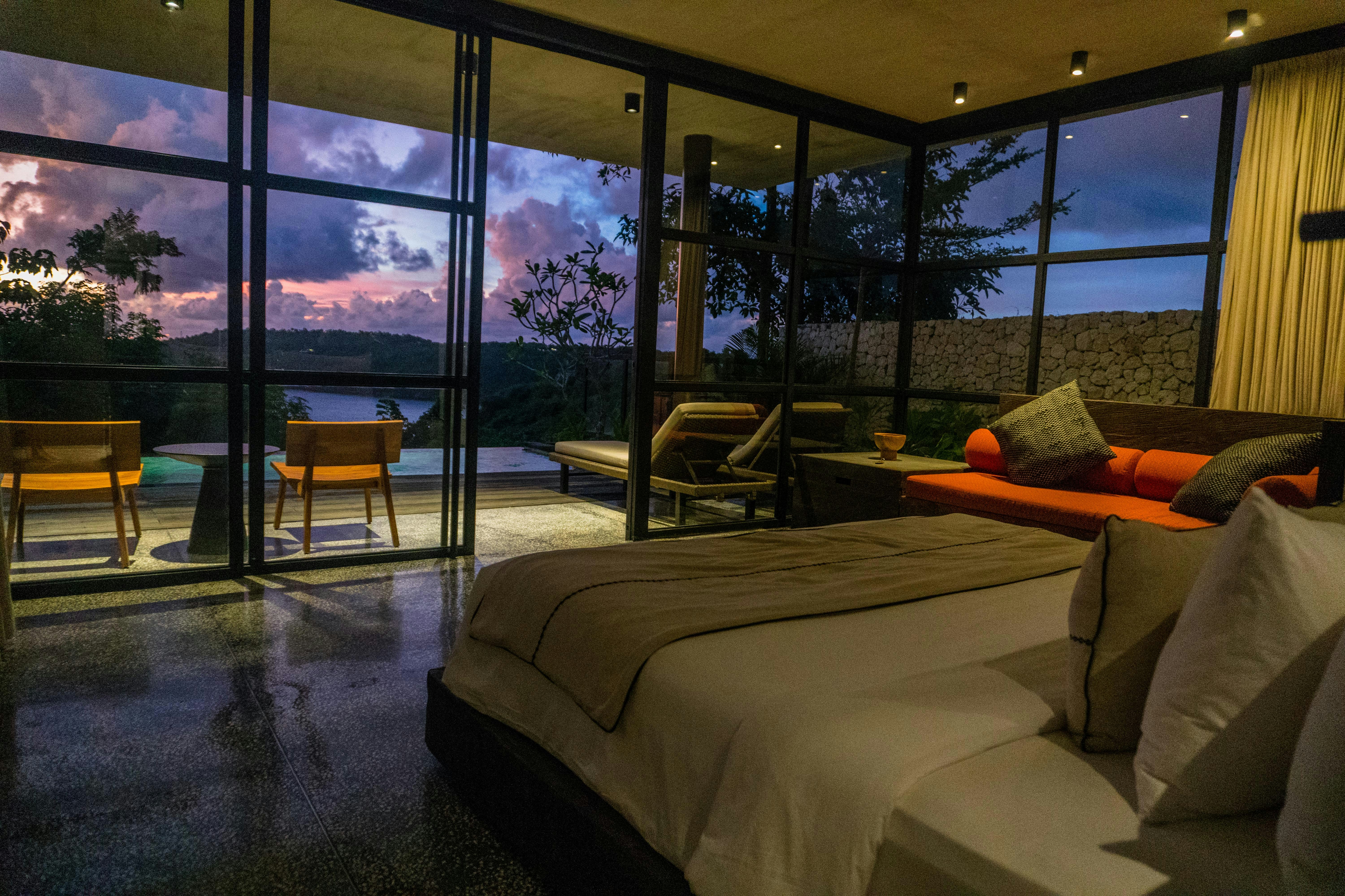 black and white bed linen