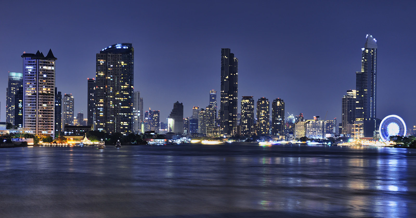 Banyan Tree Bangkok: Rooftop Icons Vertigo and Moon Bar