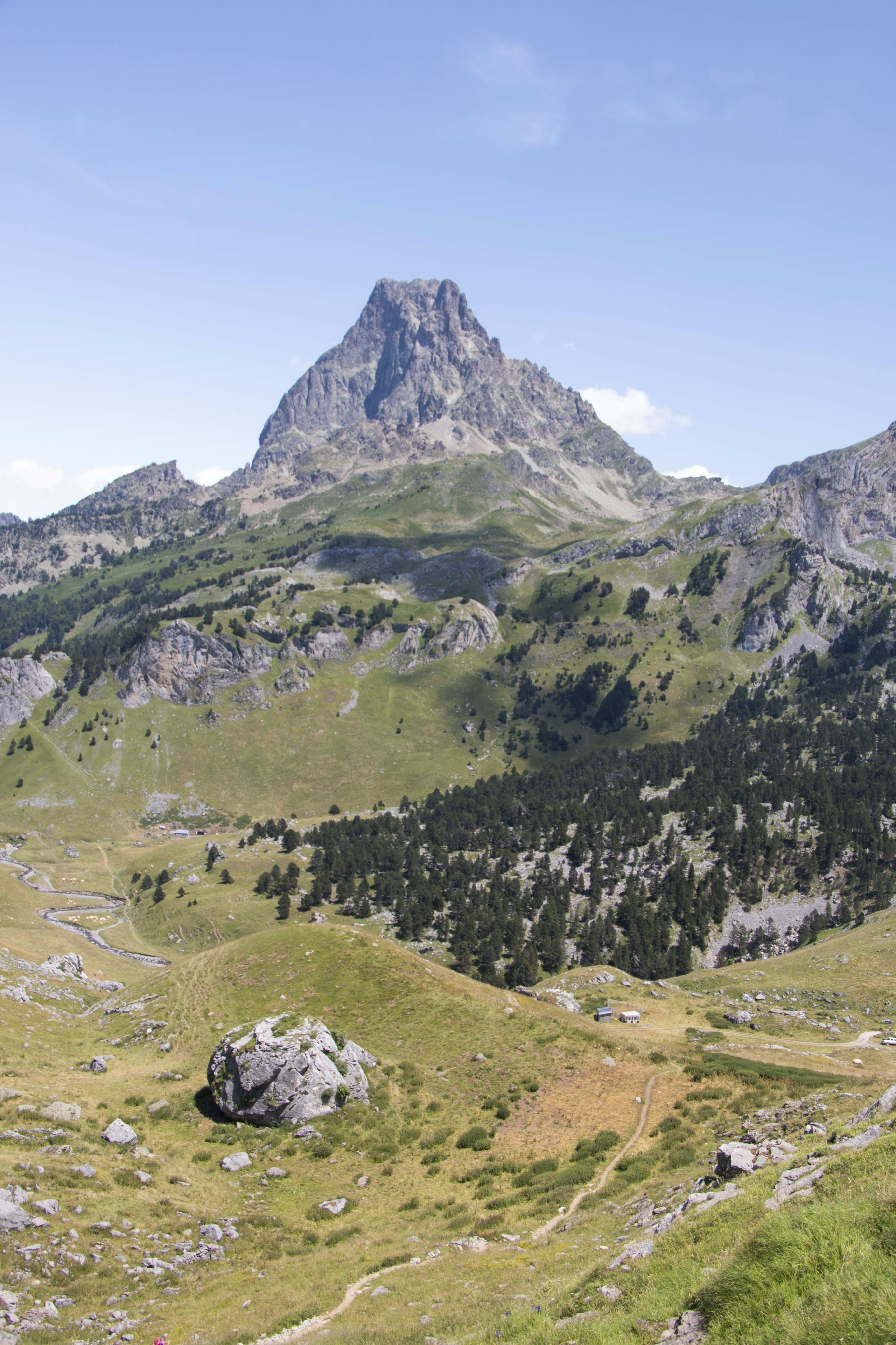 Photo by margauxquercy