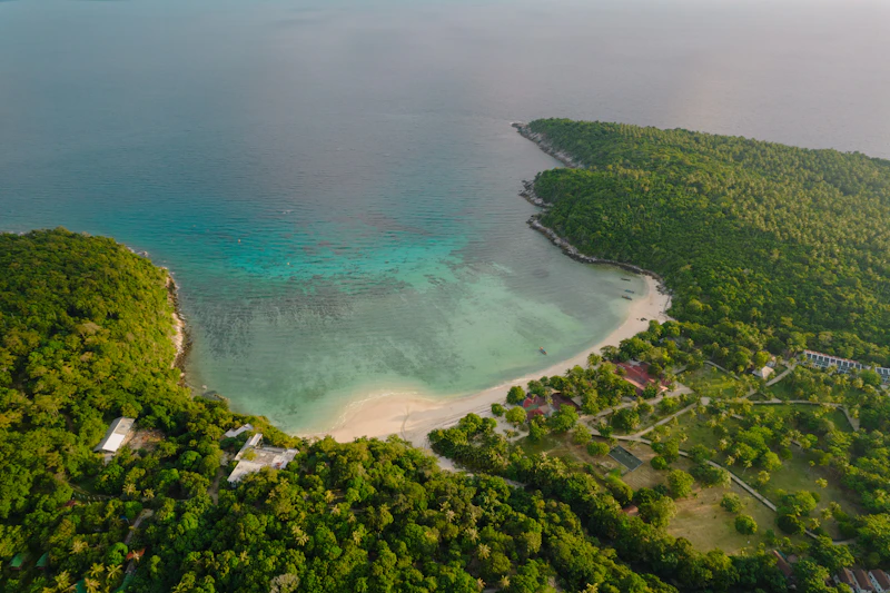 Île privée domaine exclusif privatisation — Maison Chalambert