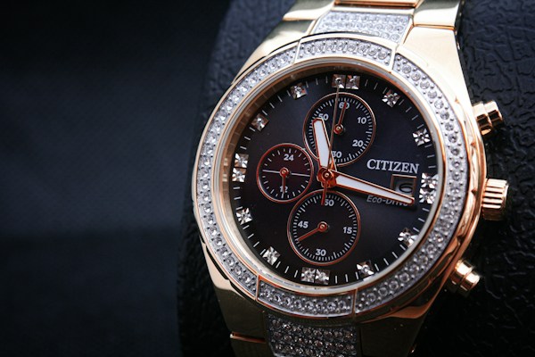 Watch case and bezel close-up steel finishing