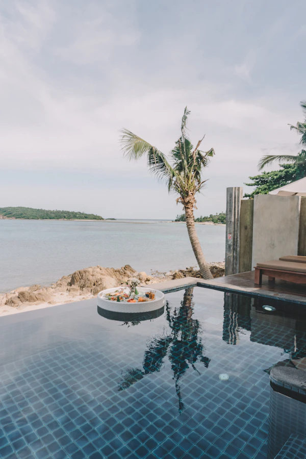 Floating Breakfast in The Yellow Nest