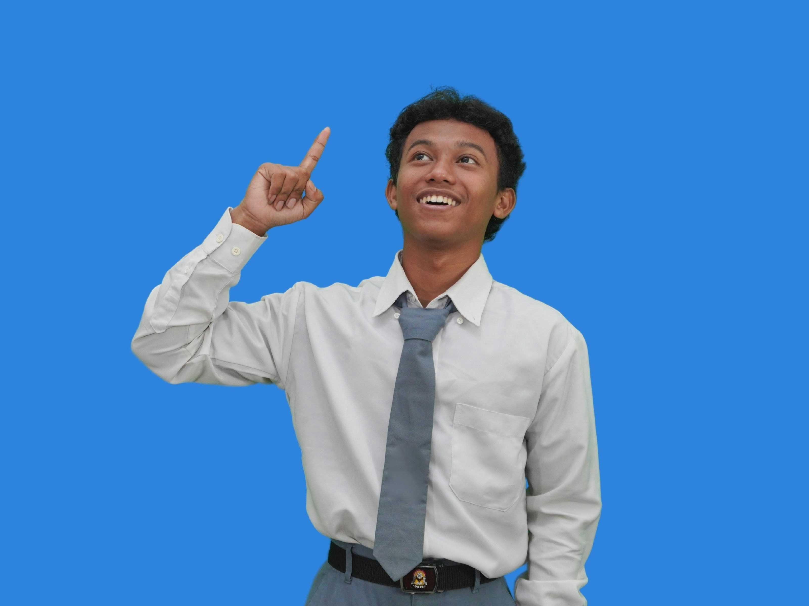 Male Indonesian Public School Highschoolers Got An Idea Smiling Looking Up
