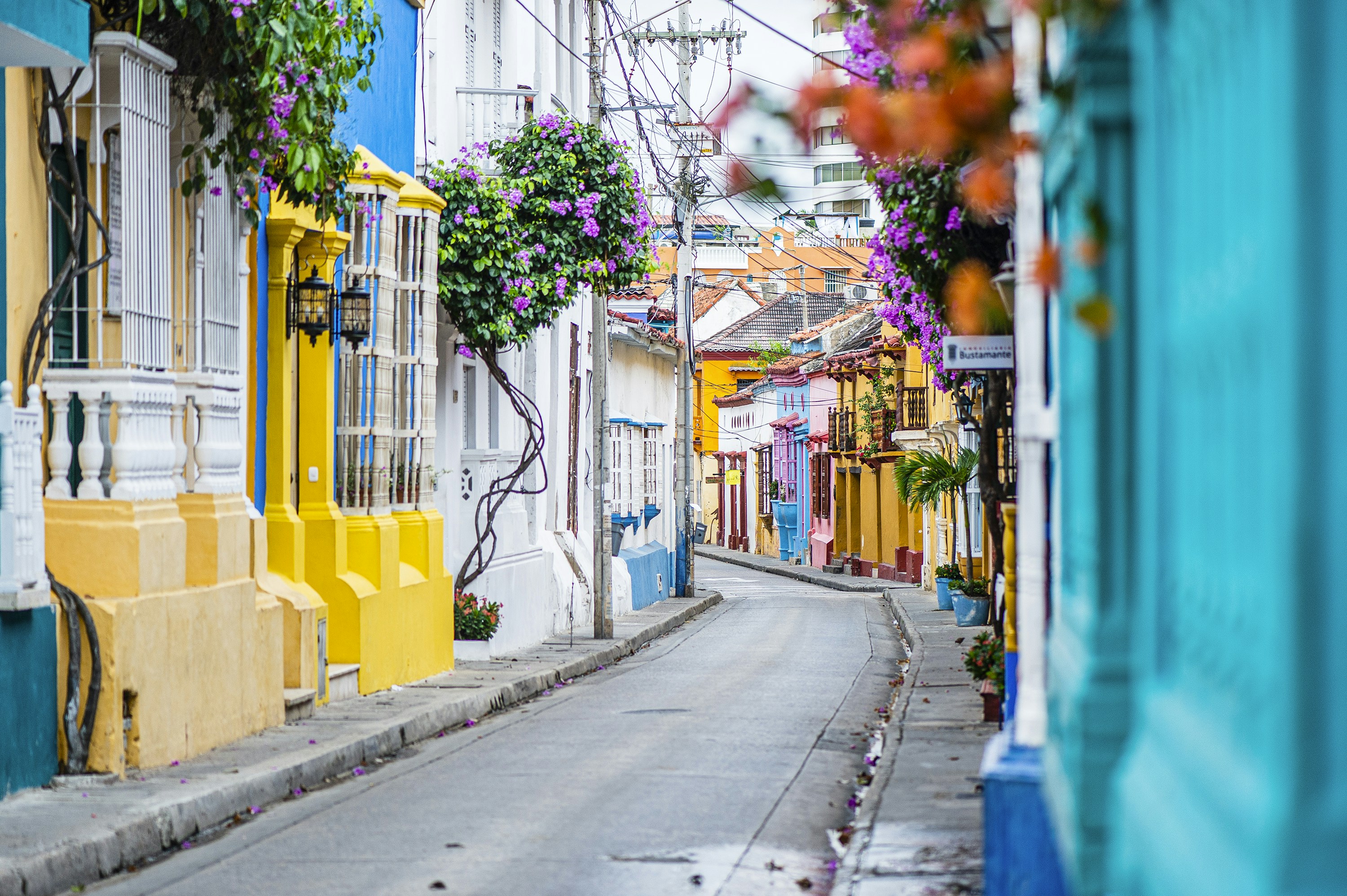 Centro Amurallado de Cartagena: un viaje por la historia, arquitectura y plazas