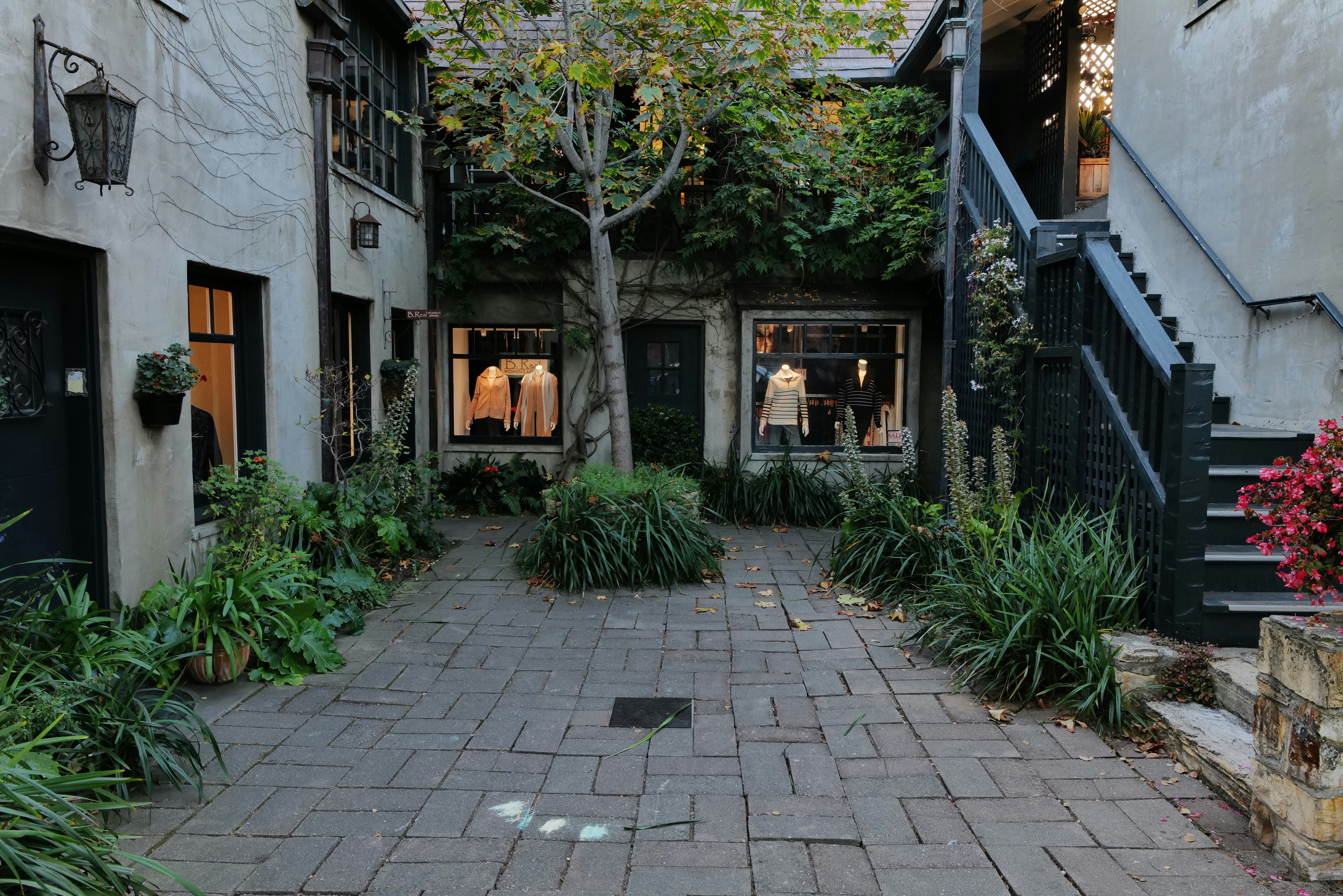 Downtown Hollywood Gardens Inn & Suites