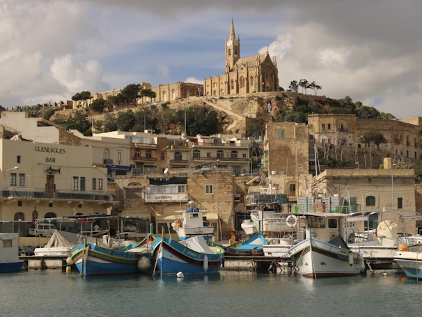 A bunch of boats that are sitting in the water