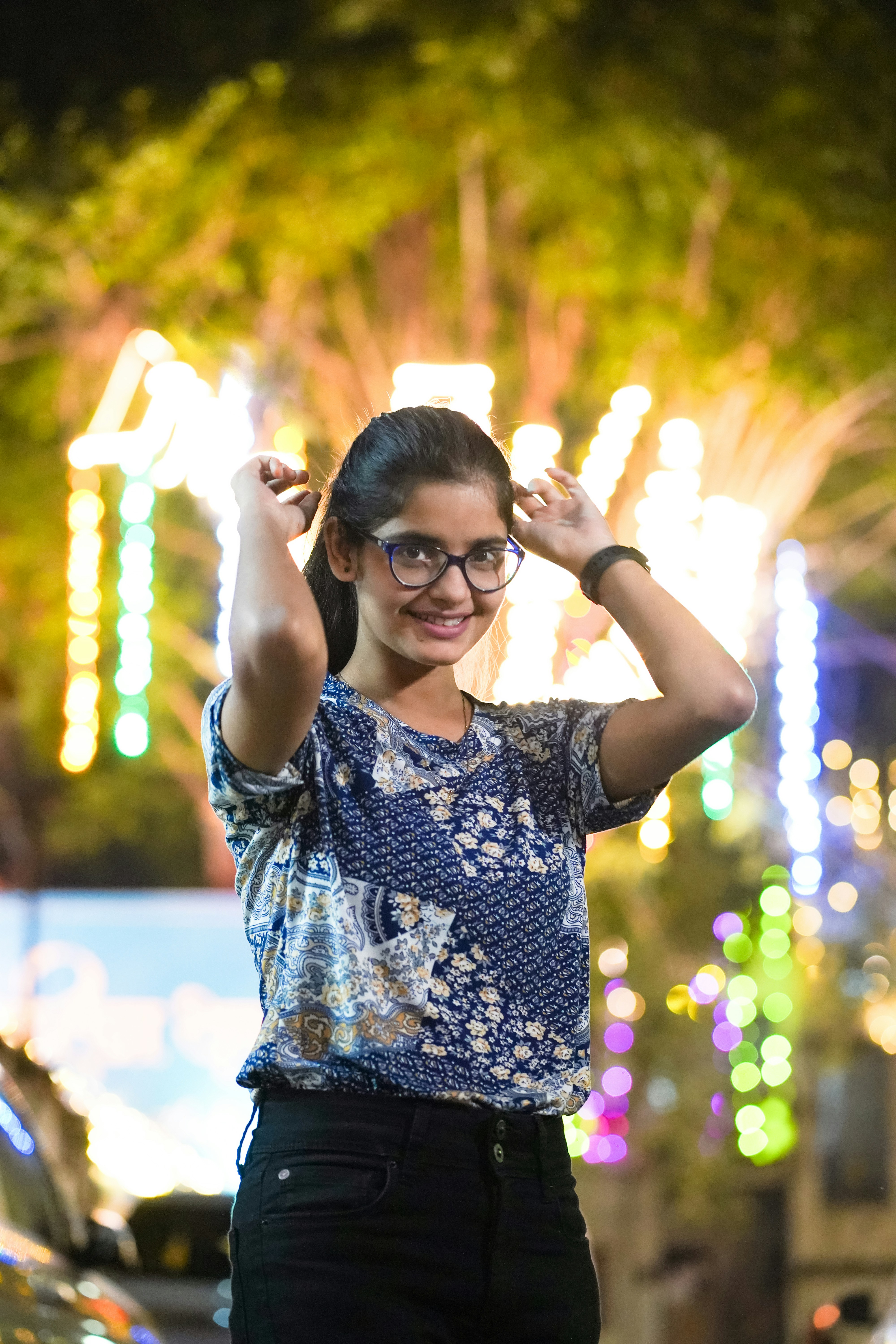 gray computer monitor