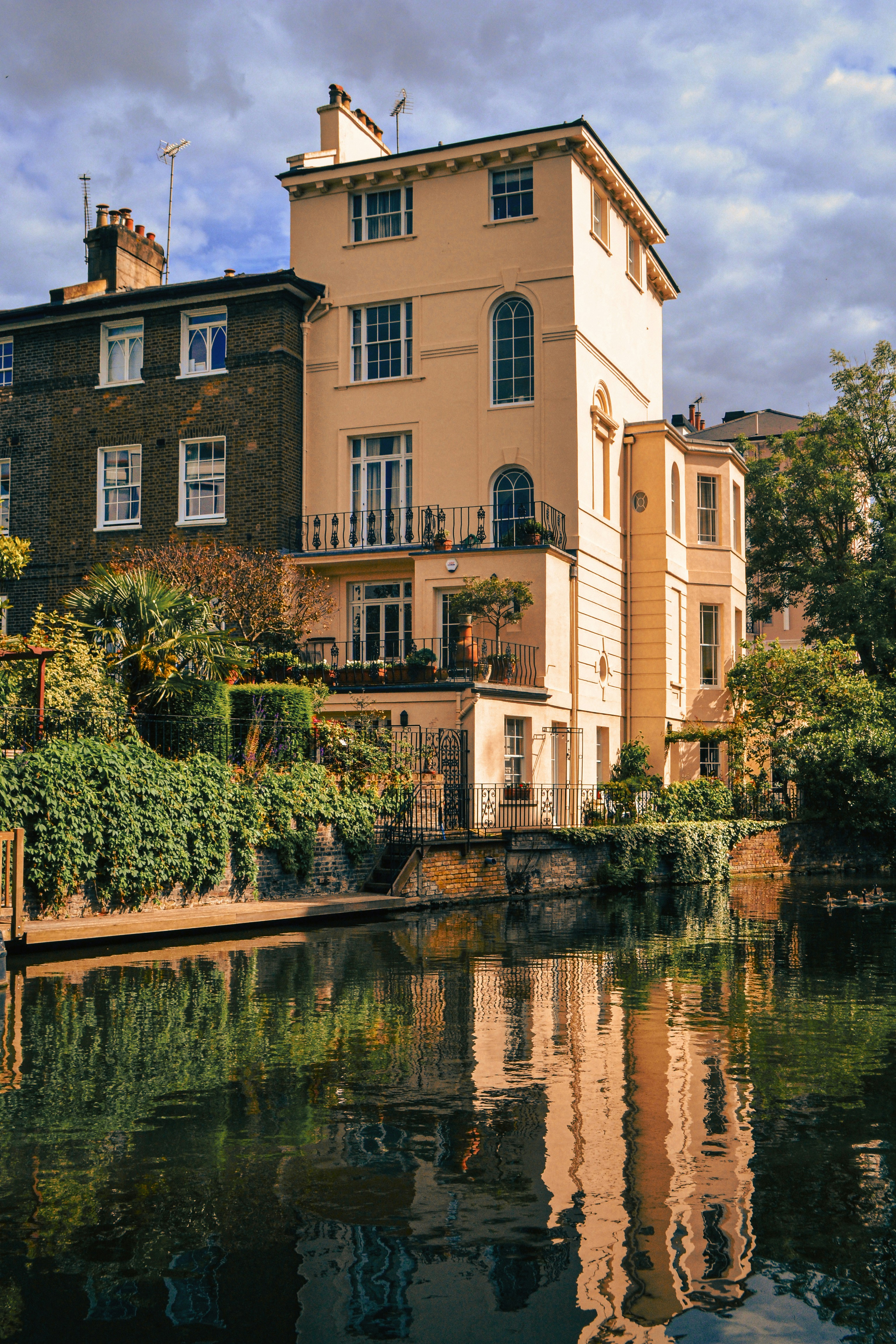 Photo by kaviz_photographic