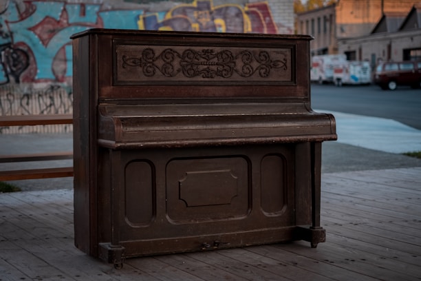 An old piano in need of junk removal