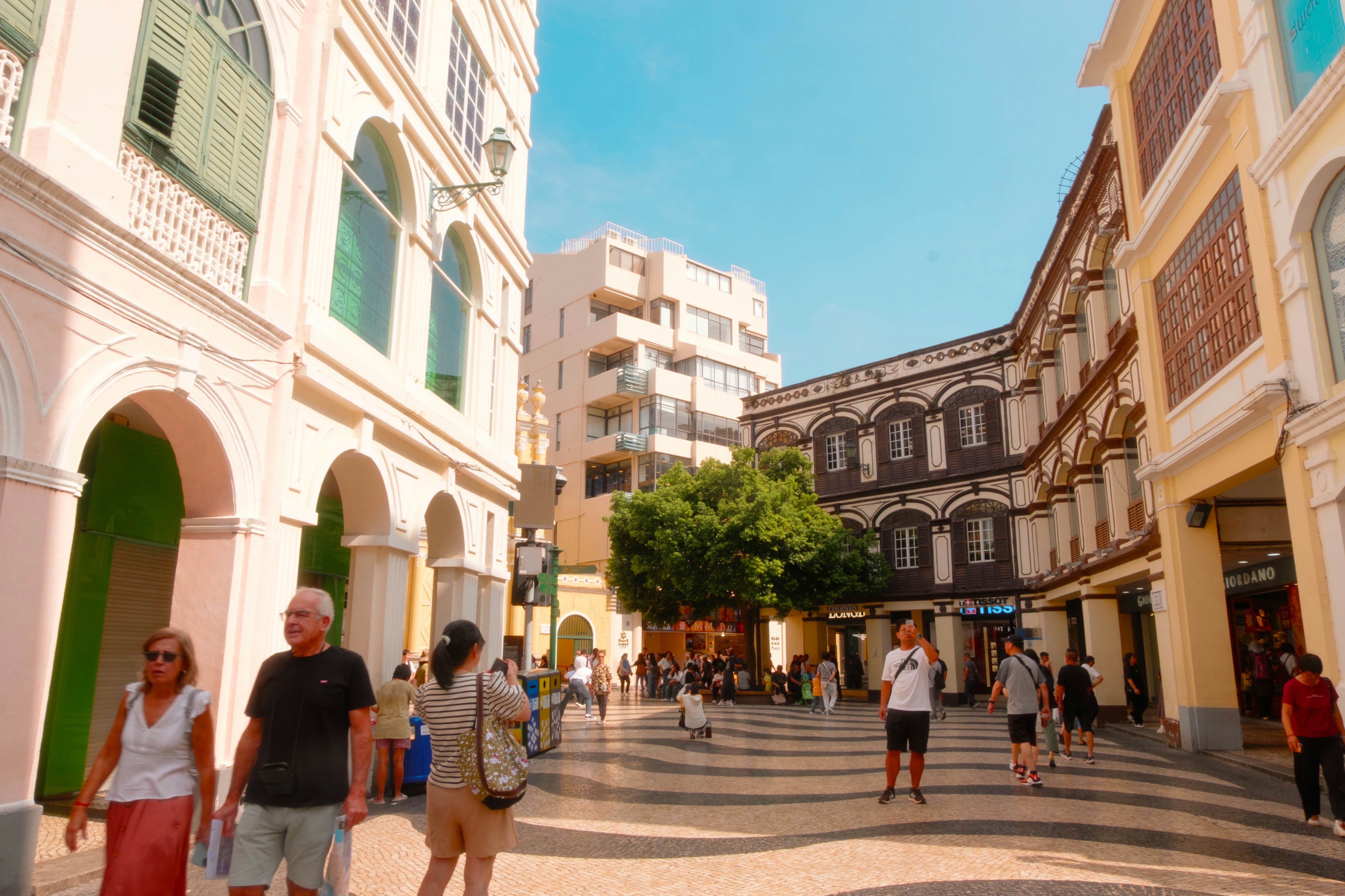 Stay online in the Macau with a prepaid eSIM from eSIMlii. Instant activation, no roaming charges, and reliable coverage.