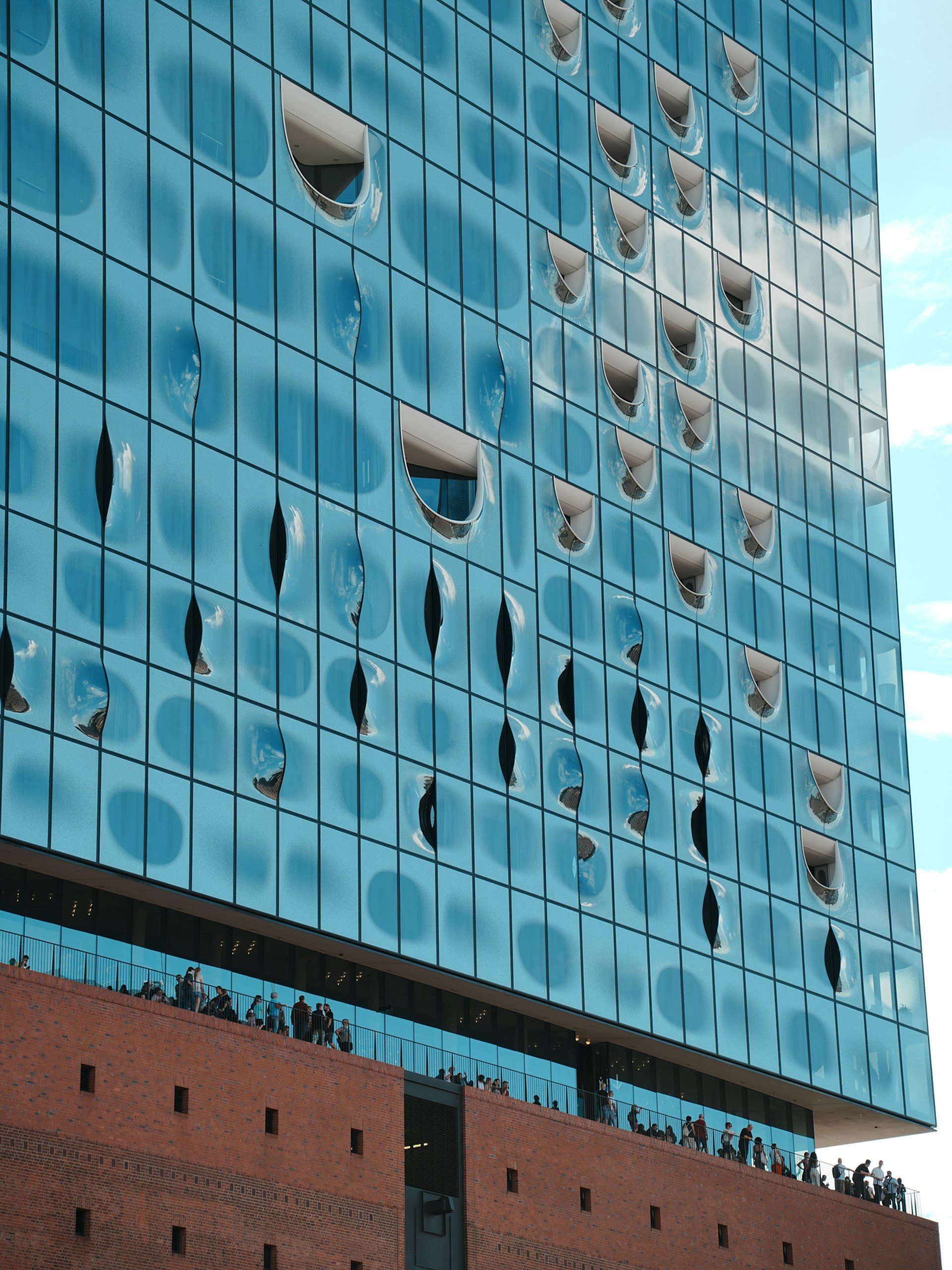 A very tall building with lots of windows
