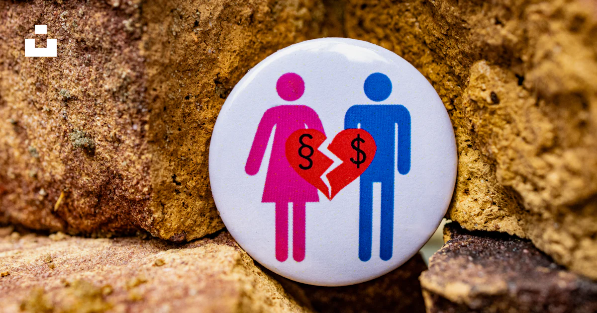 A button with a picture of a man and a woman holding a heart photo ...