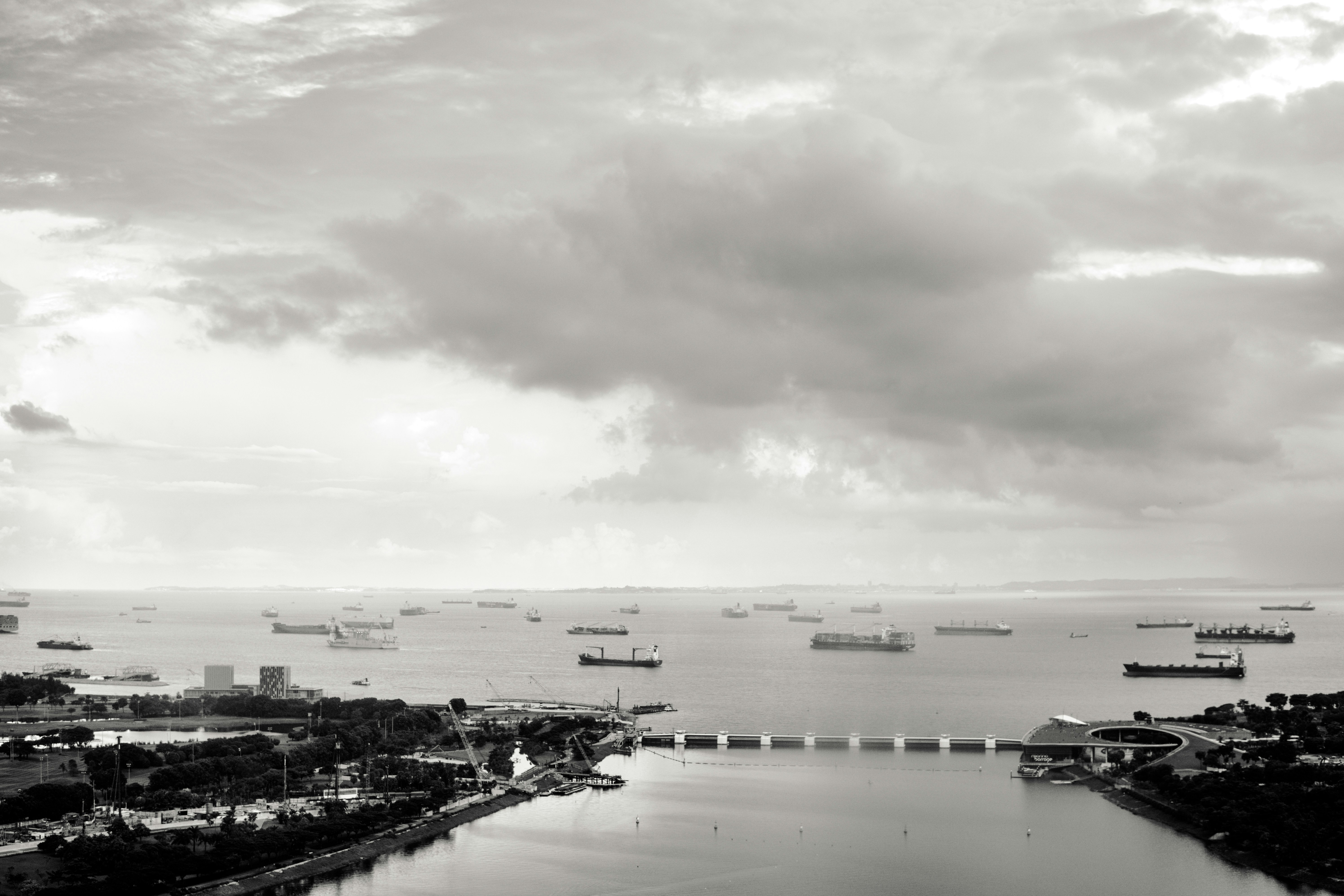 Photo by igorharrier