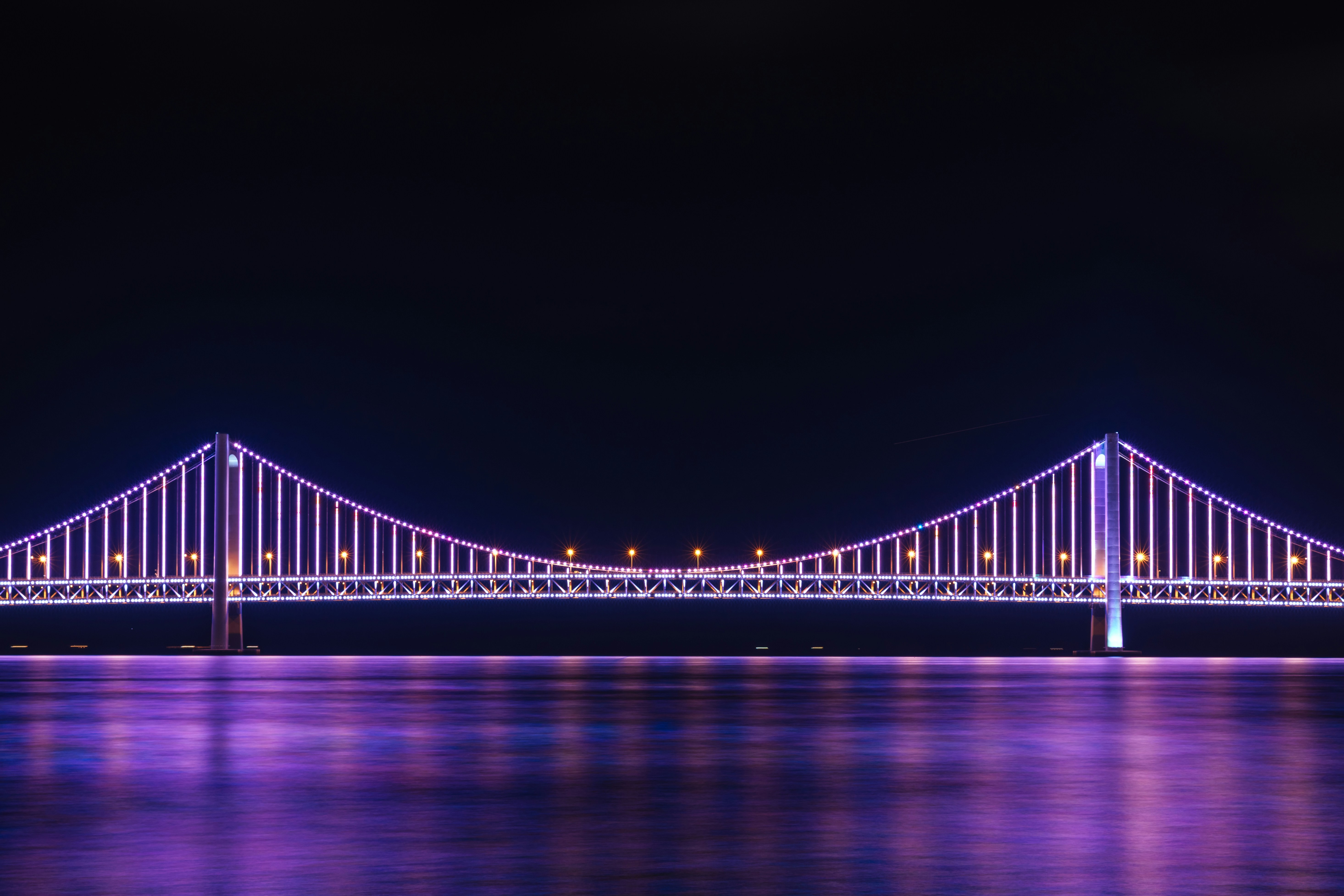 Photo by igorharrier