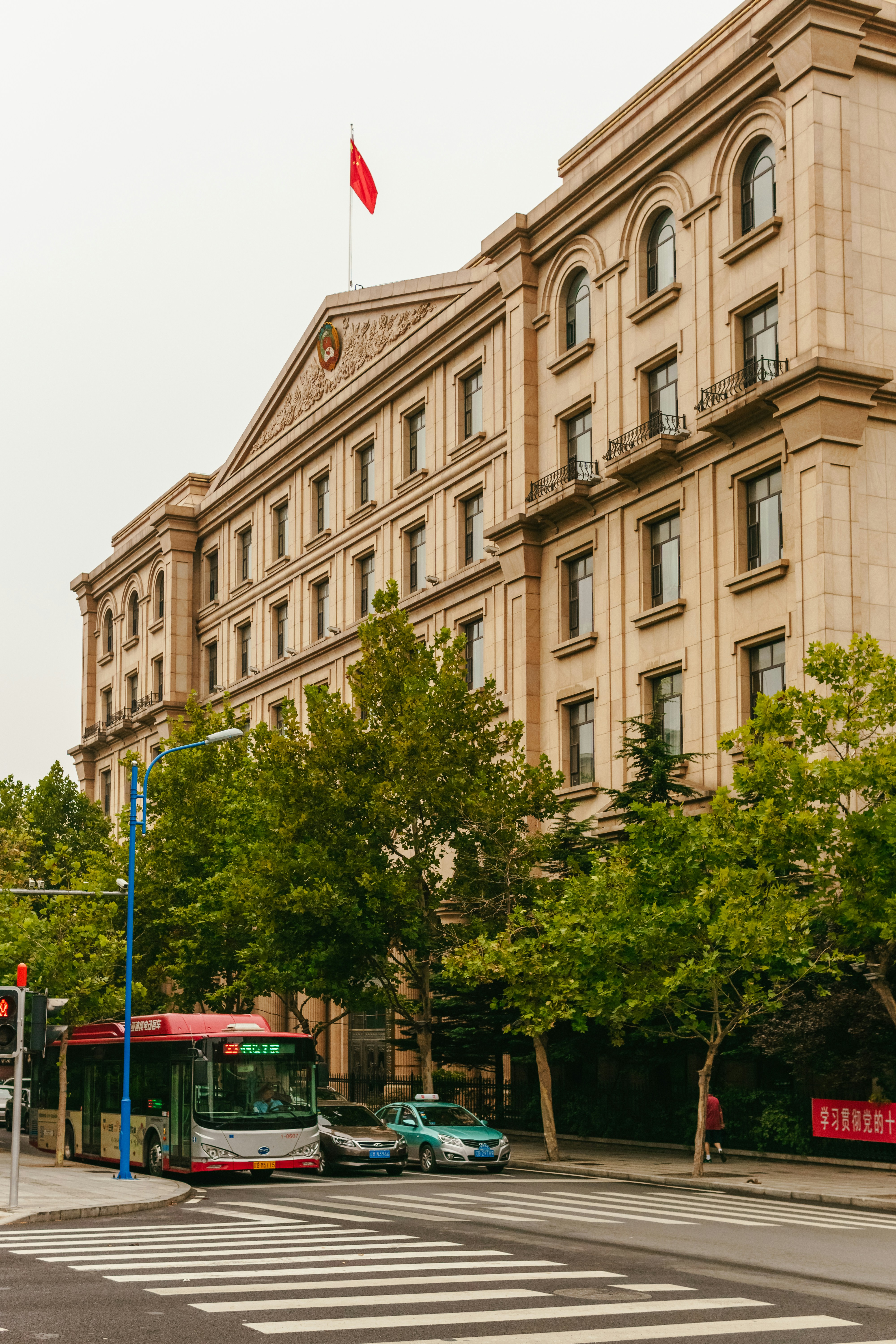 Photo by igorharrier