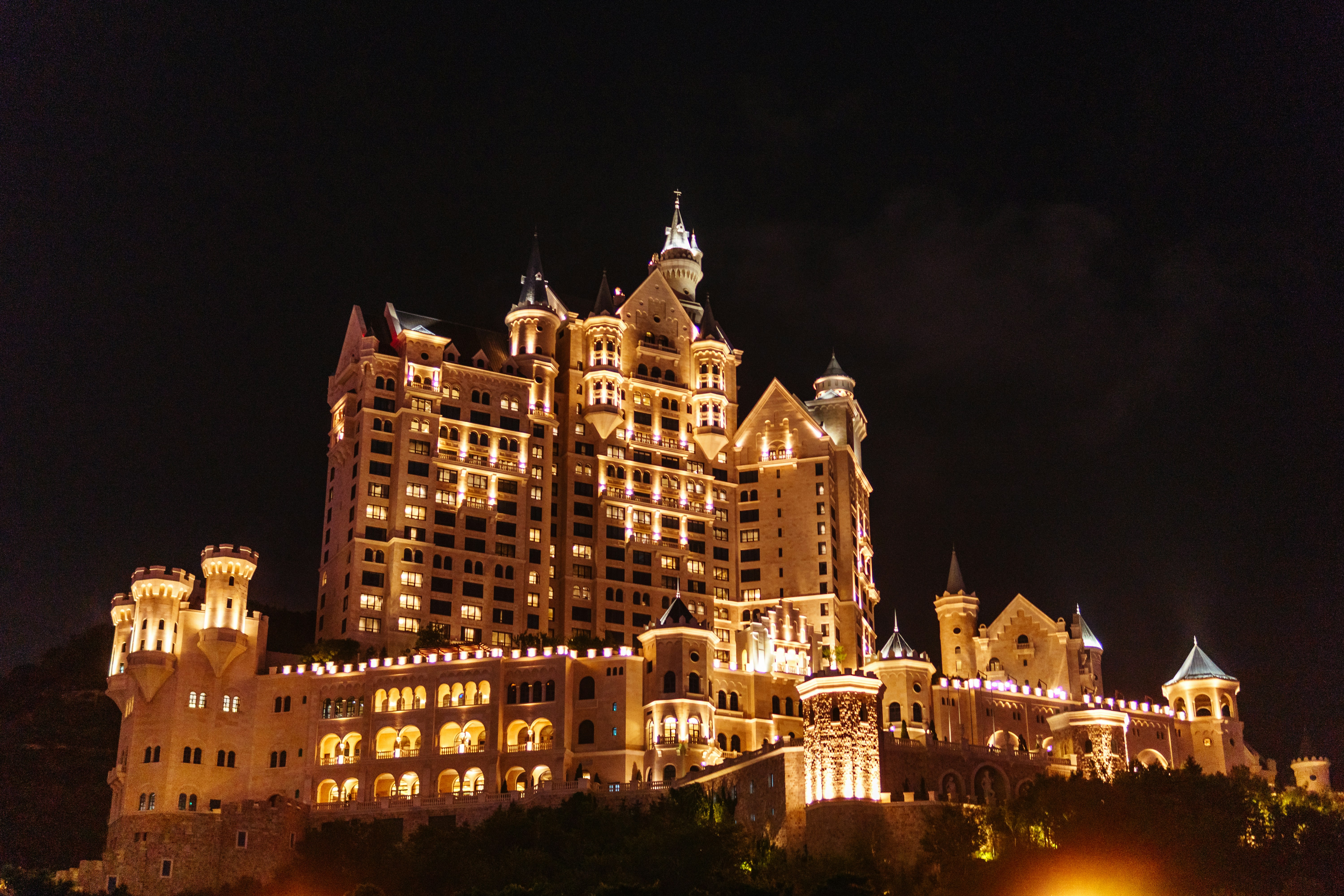 Photo by igorharrier