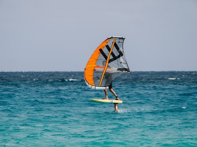 wing foiler mid gybe