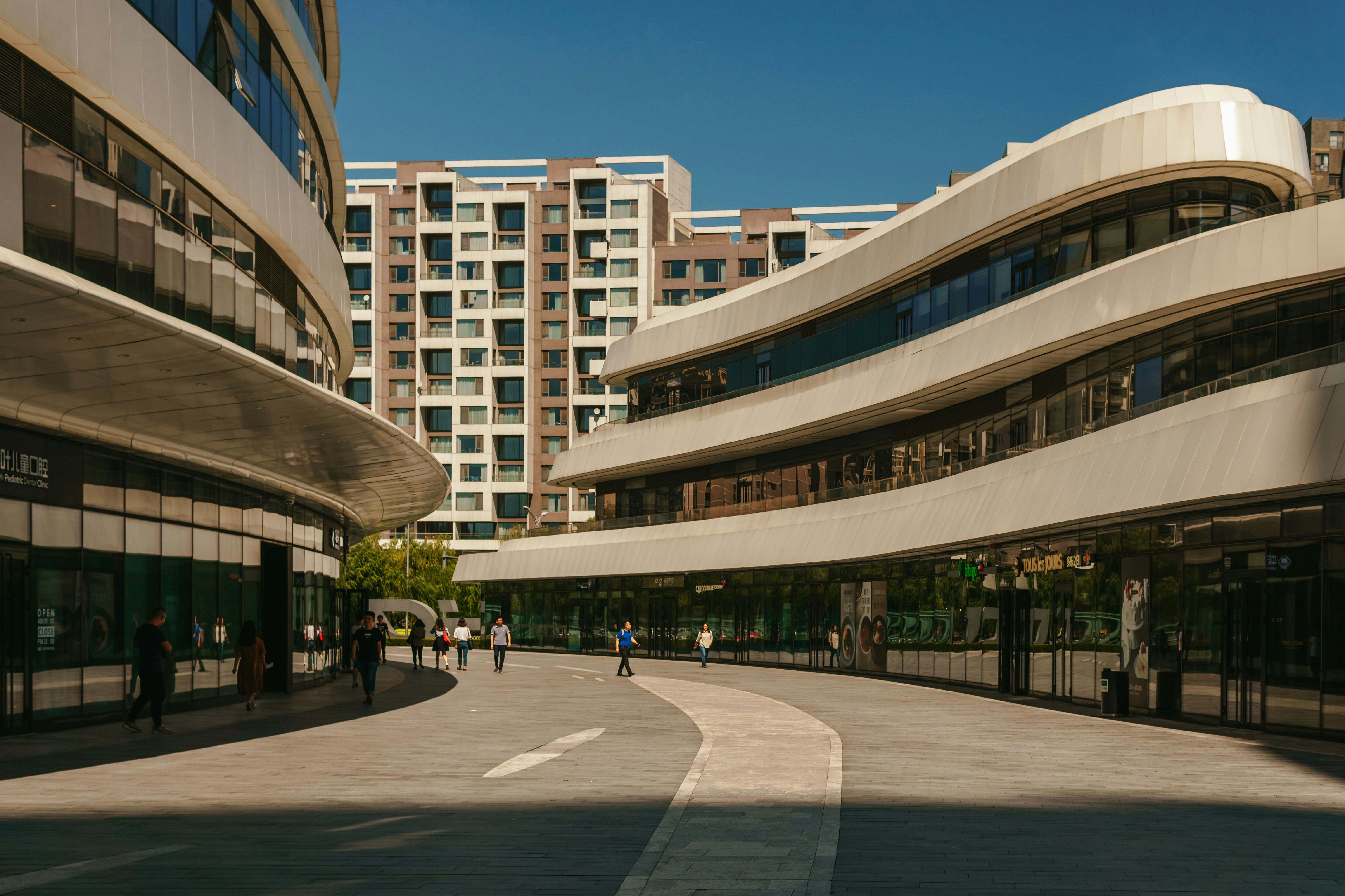 Photo by igorharrier