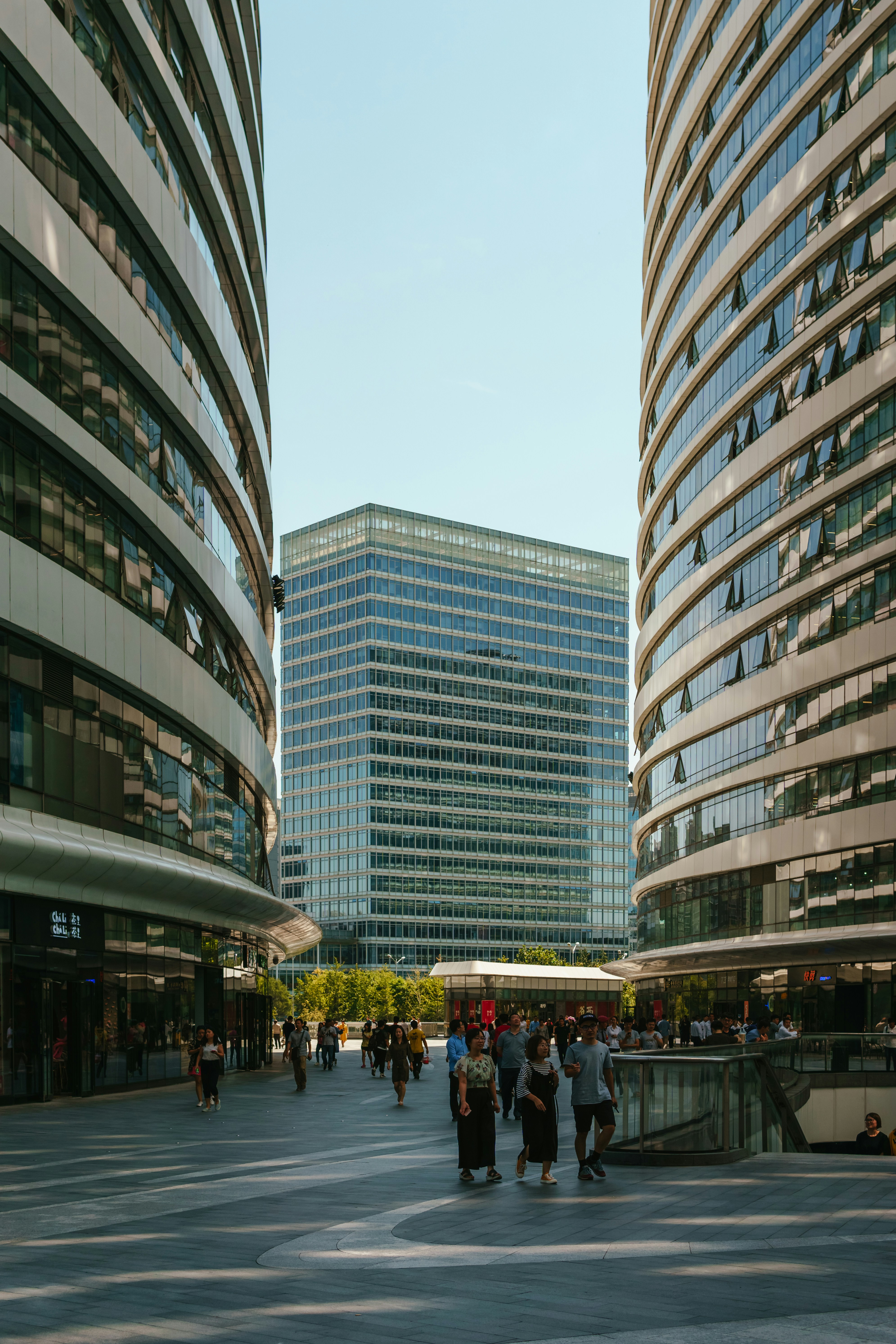 Photo by igorharrier