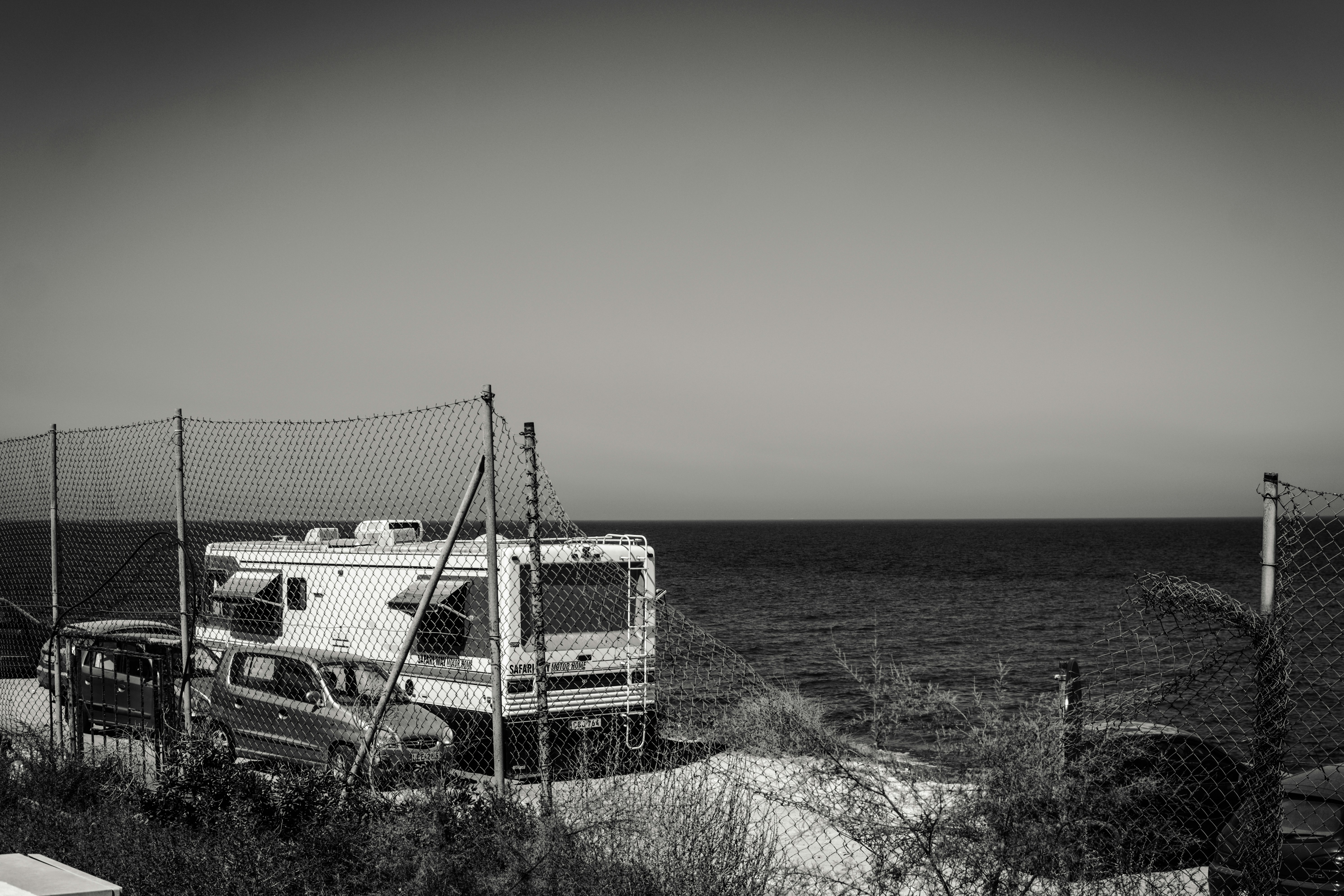 Photo by igorharrier