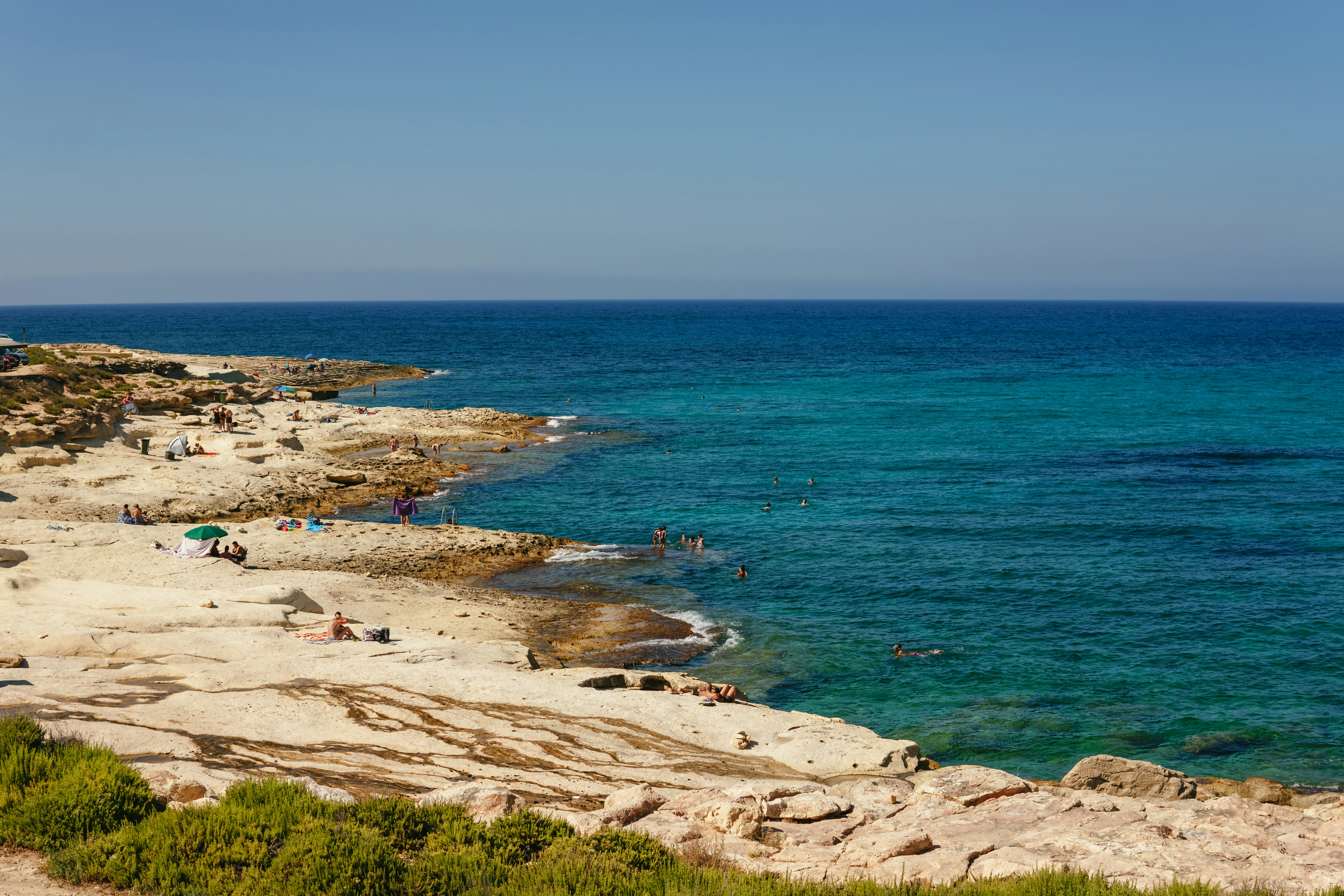 Photo by igorharrier