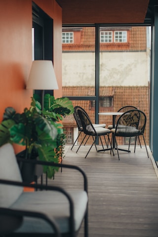 Balcone pulito dopo manutenzione professionale