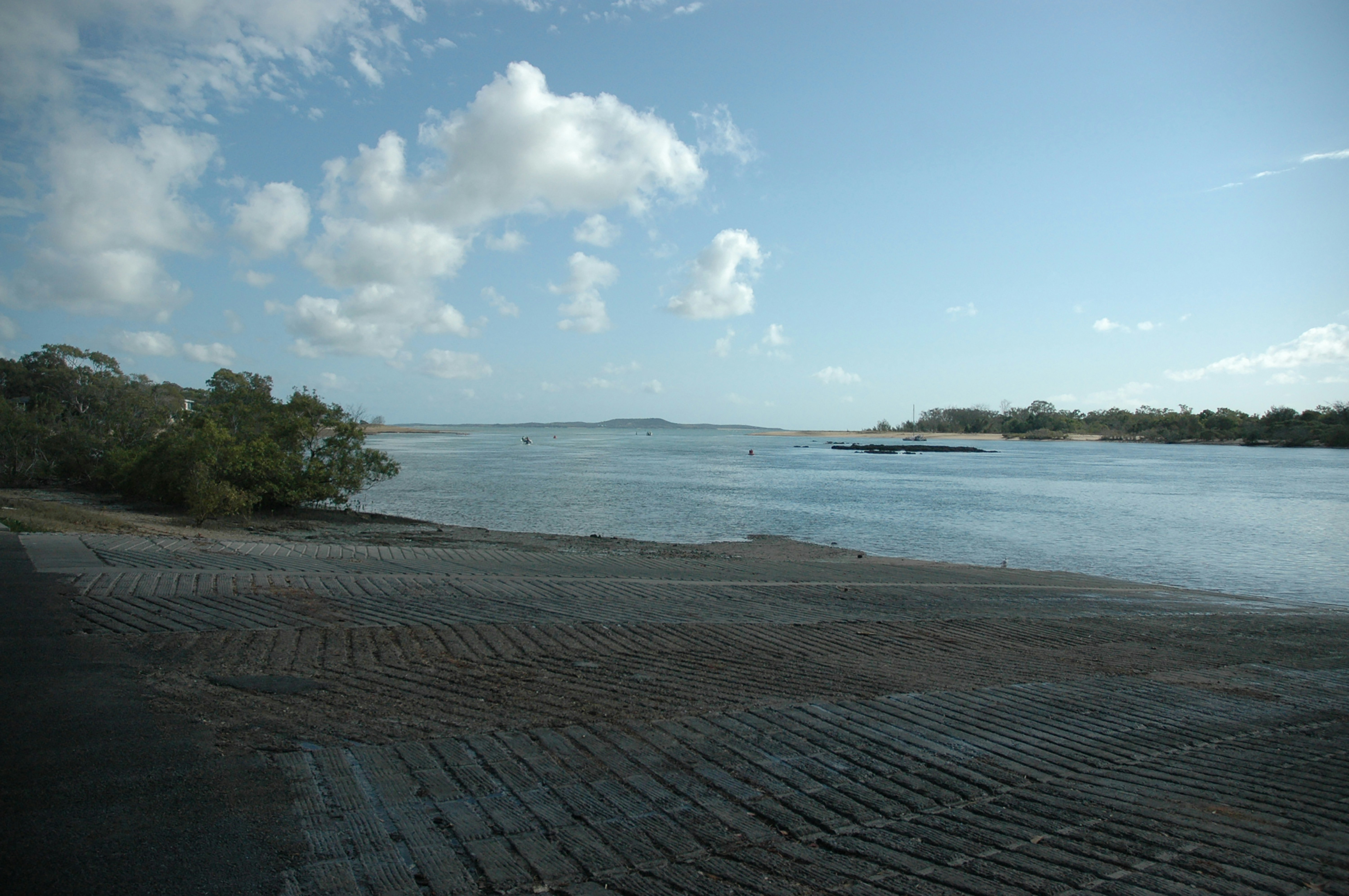 Boyne Island, Australia - Boyne Island Boatramp as the tide comes in