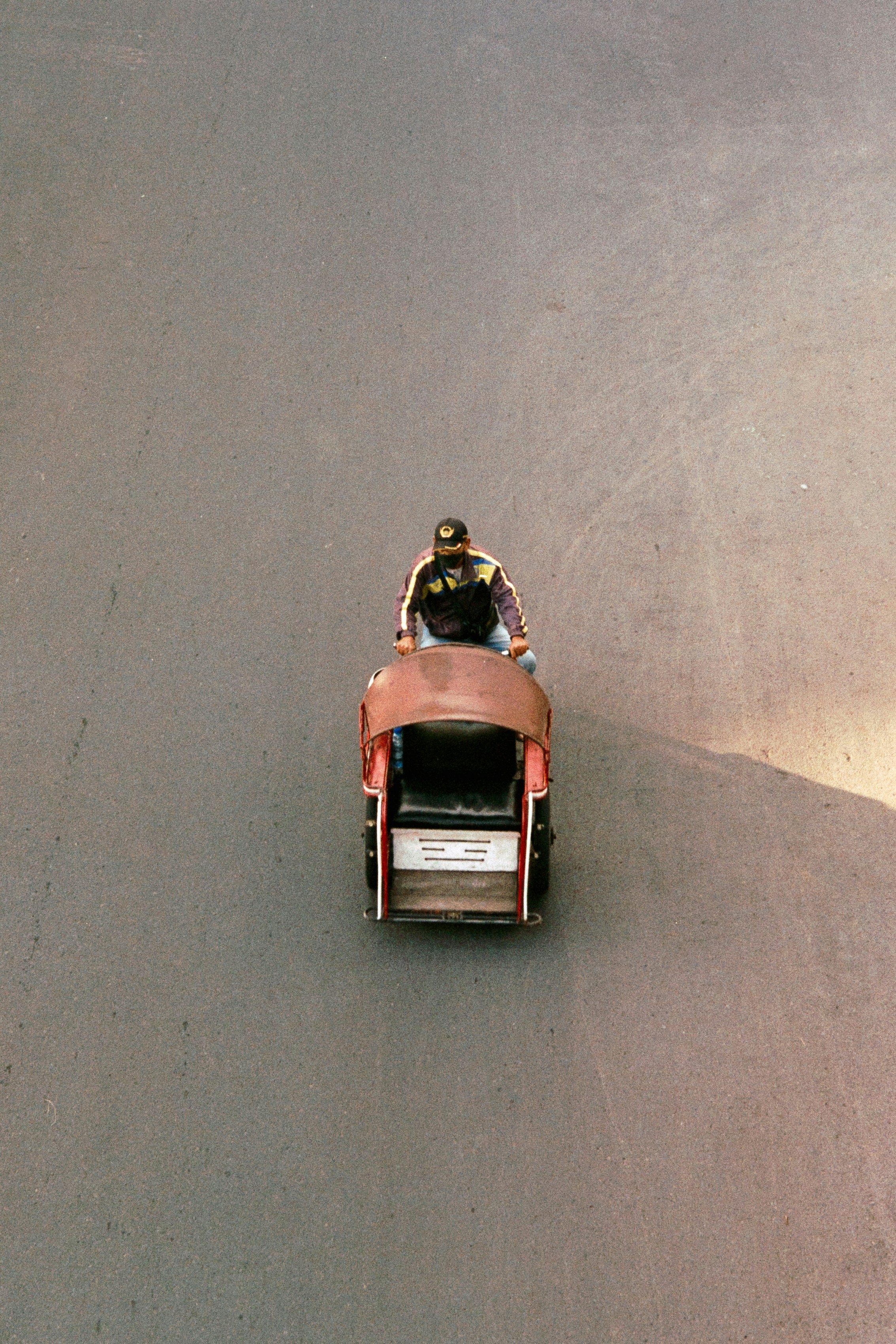 1930s car wallpaper, wallpaper, 1930s Art Deco Cars: The Bugatti Type 57 6