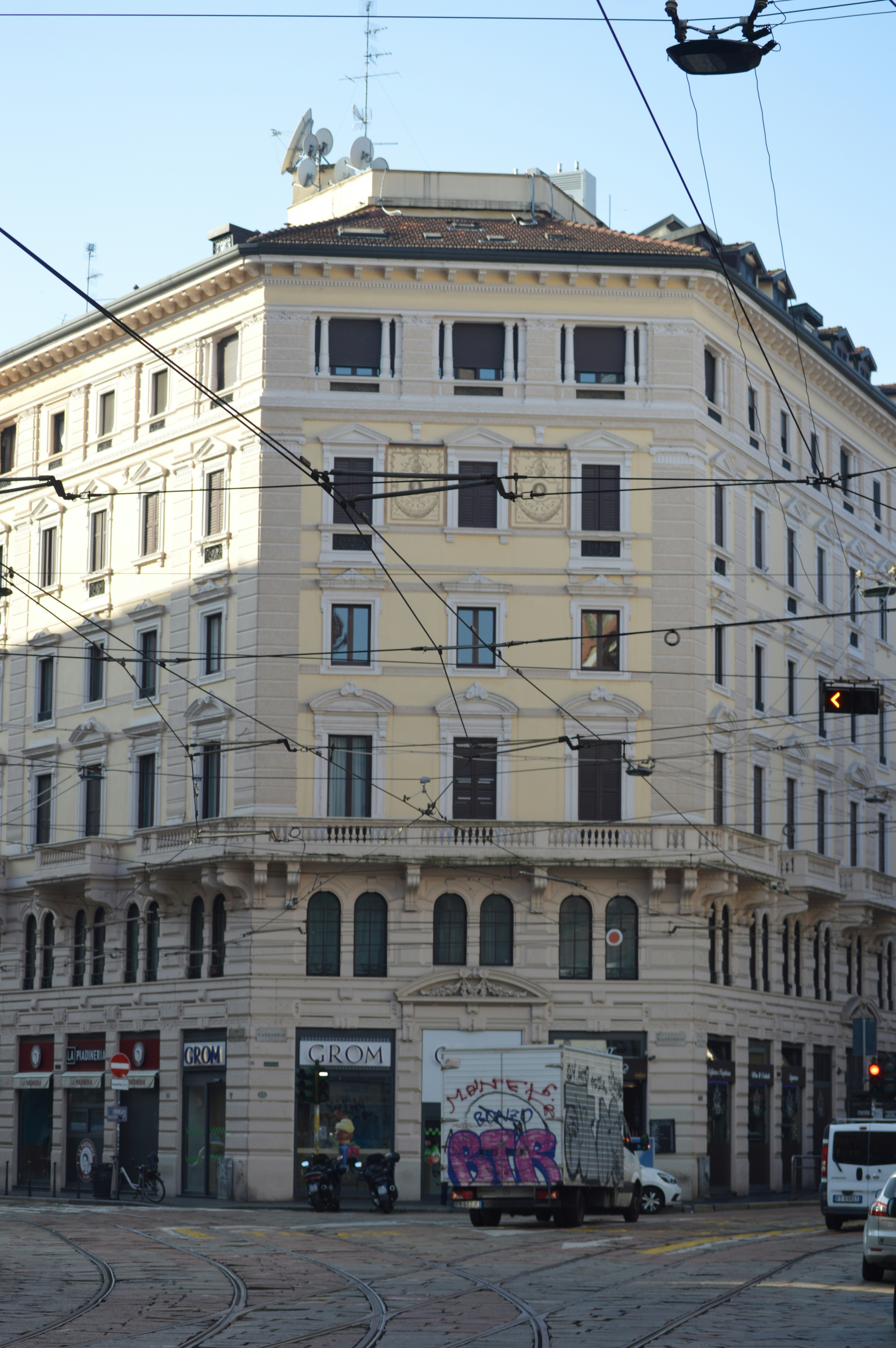 Photo by joshimilestoner