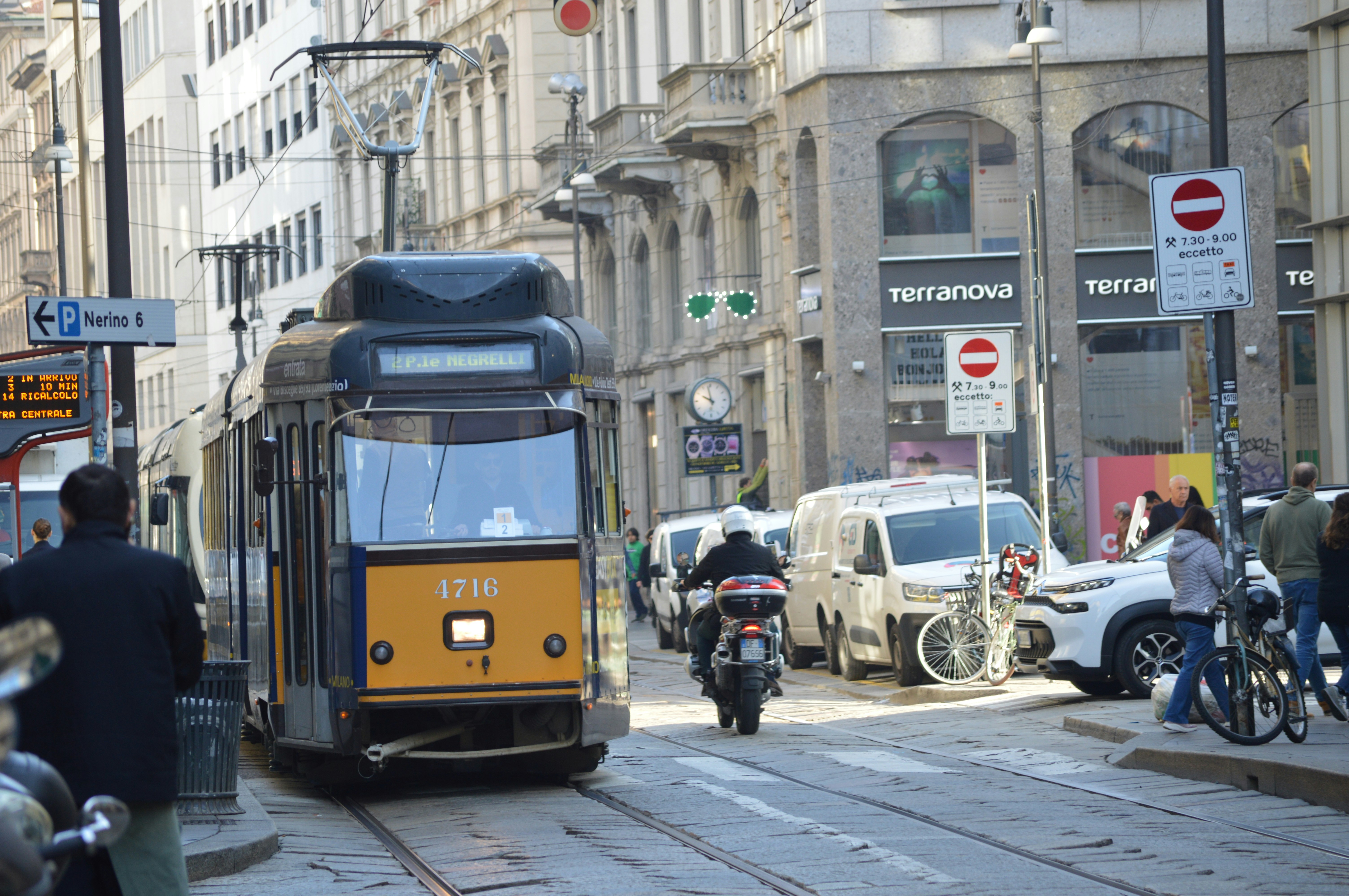 Photo by joshimilestoner