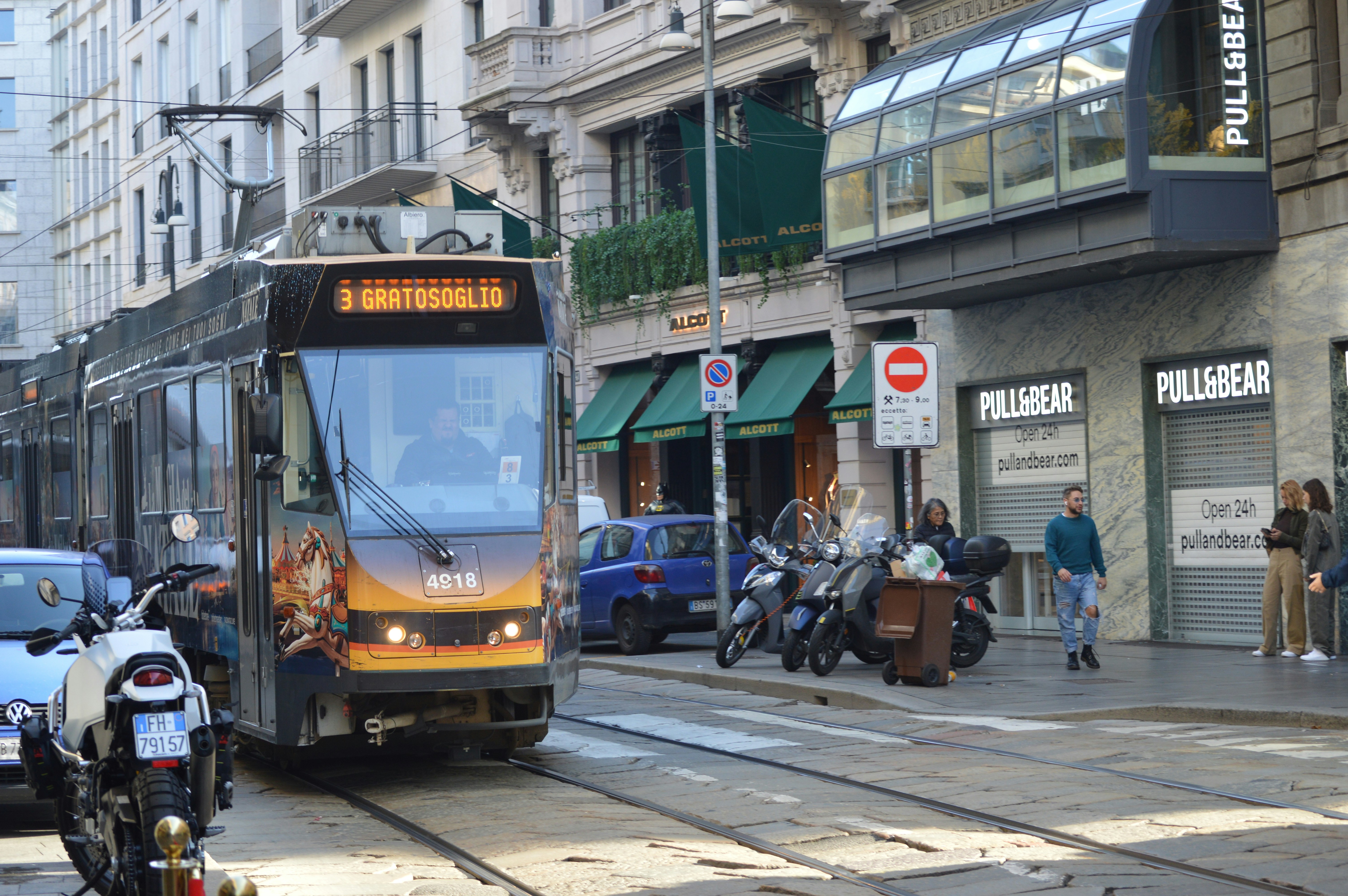 Photo by joshimilestoner