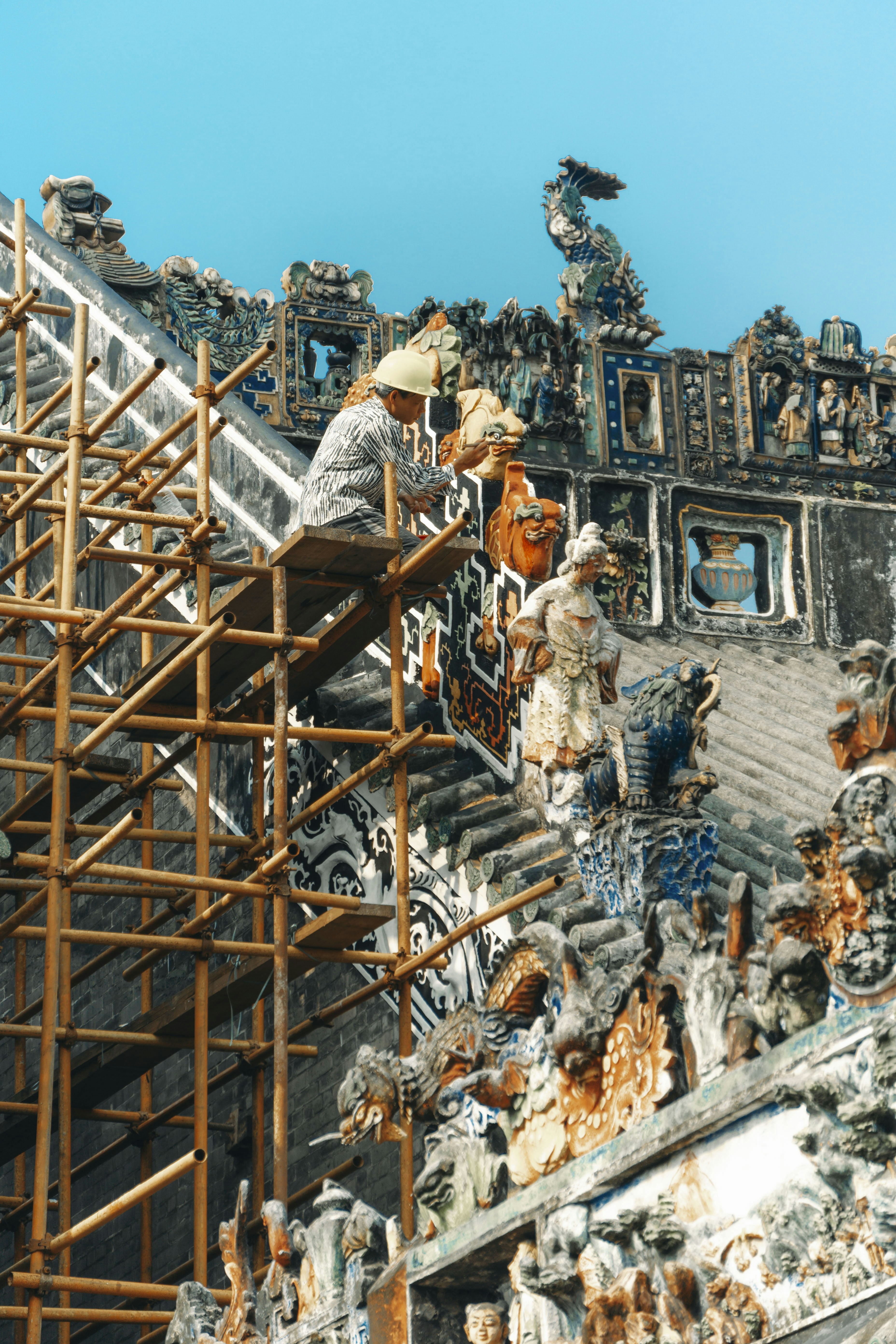 A building with scaffolding and scaffolding around it