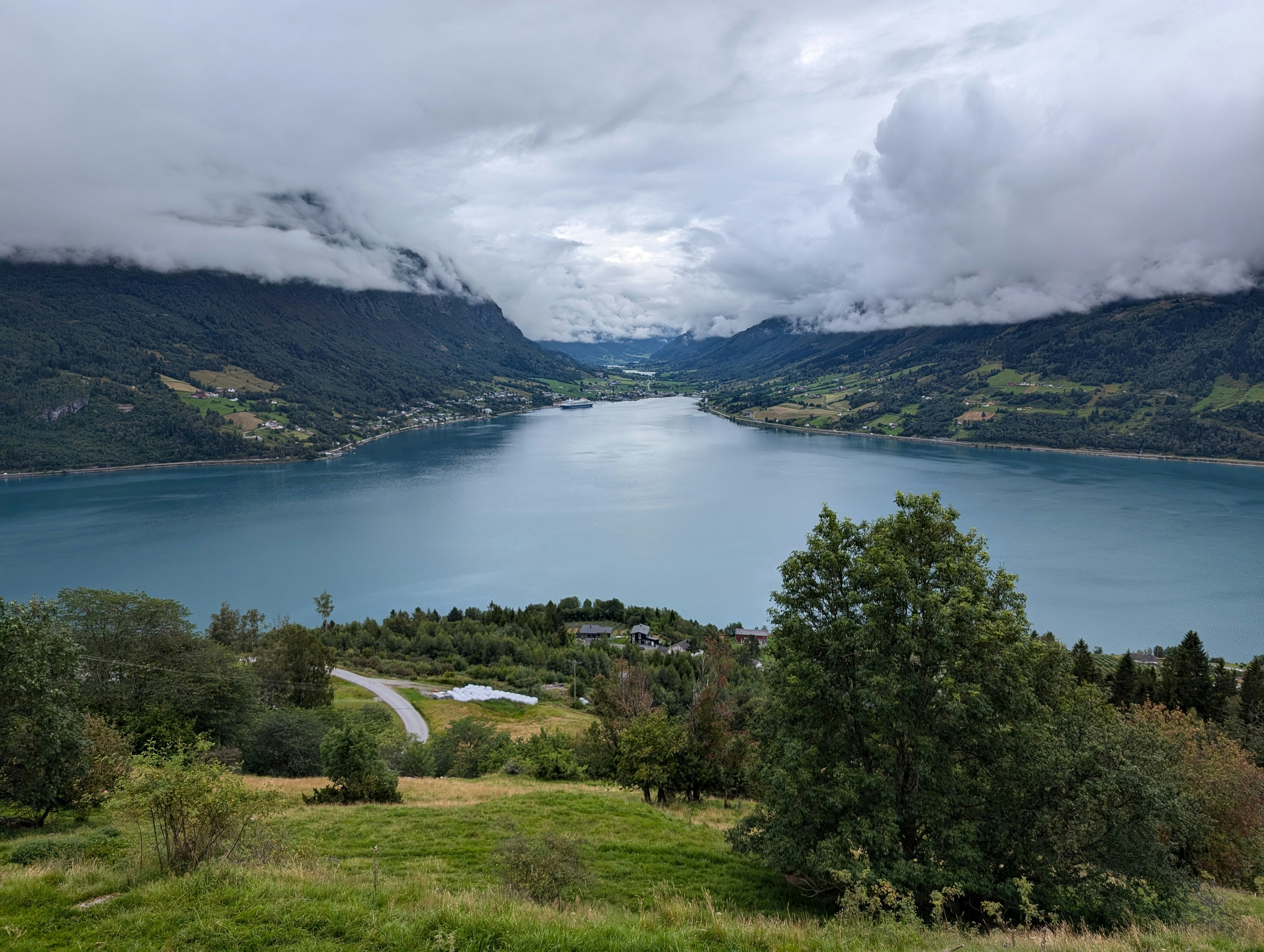 Photo by jonathansaleh