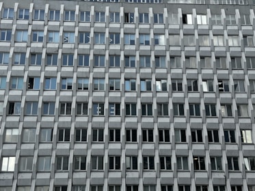 A very tall building with lots of windows