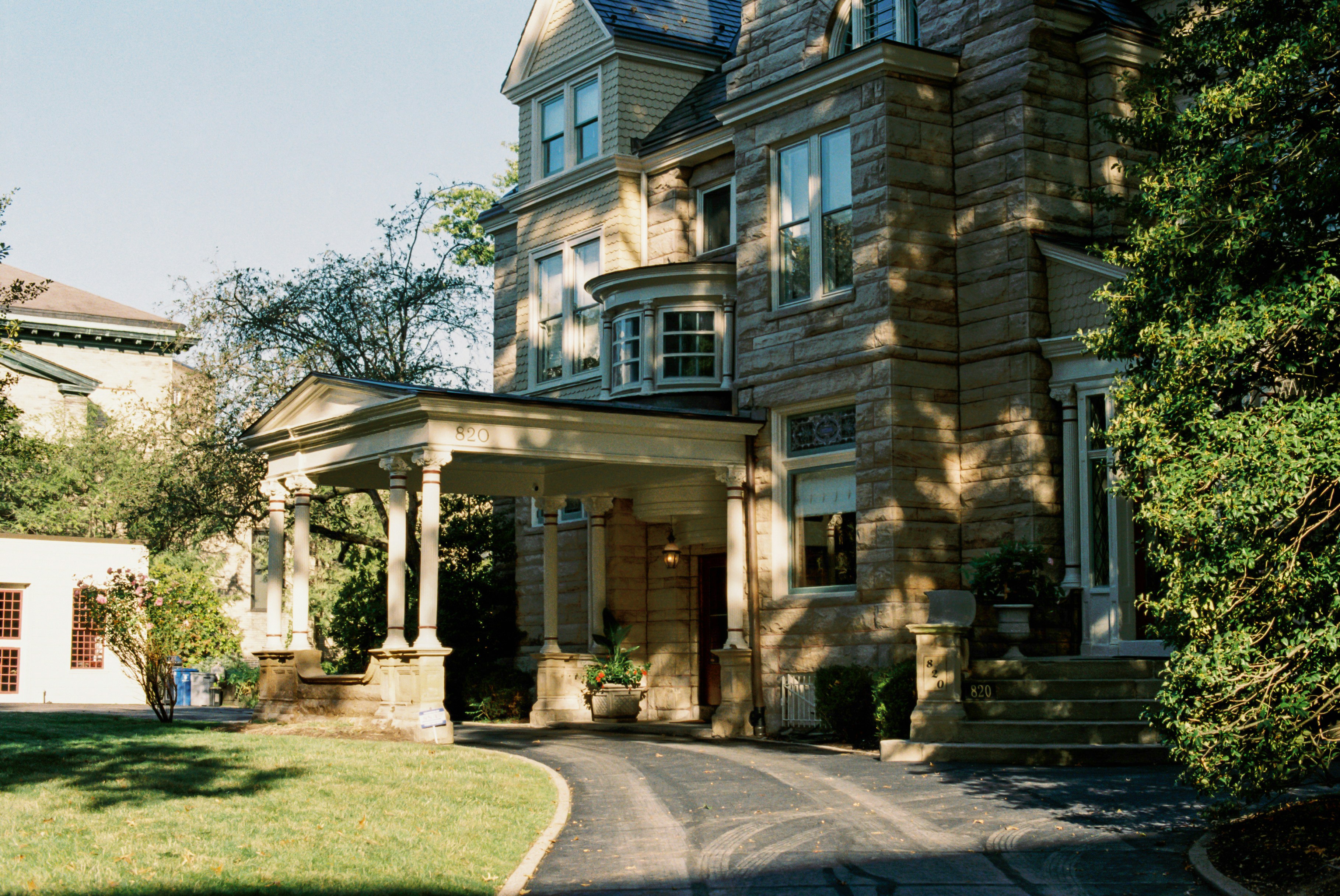 Photo by zhenyao_photo