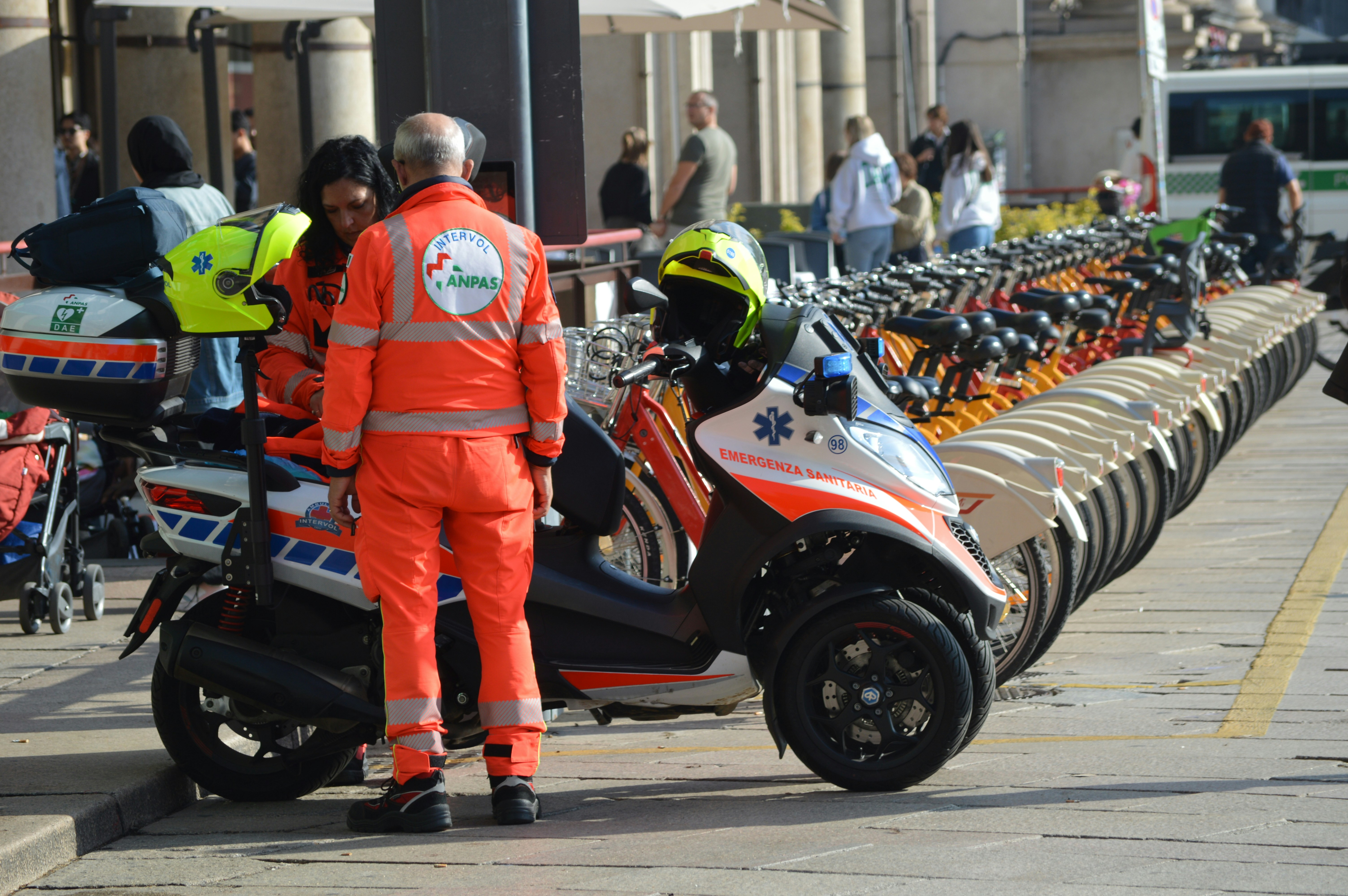 Londra'da Yasa Dışı Elektrikli Bisiklet ve Scooter Operasyonları Arttı