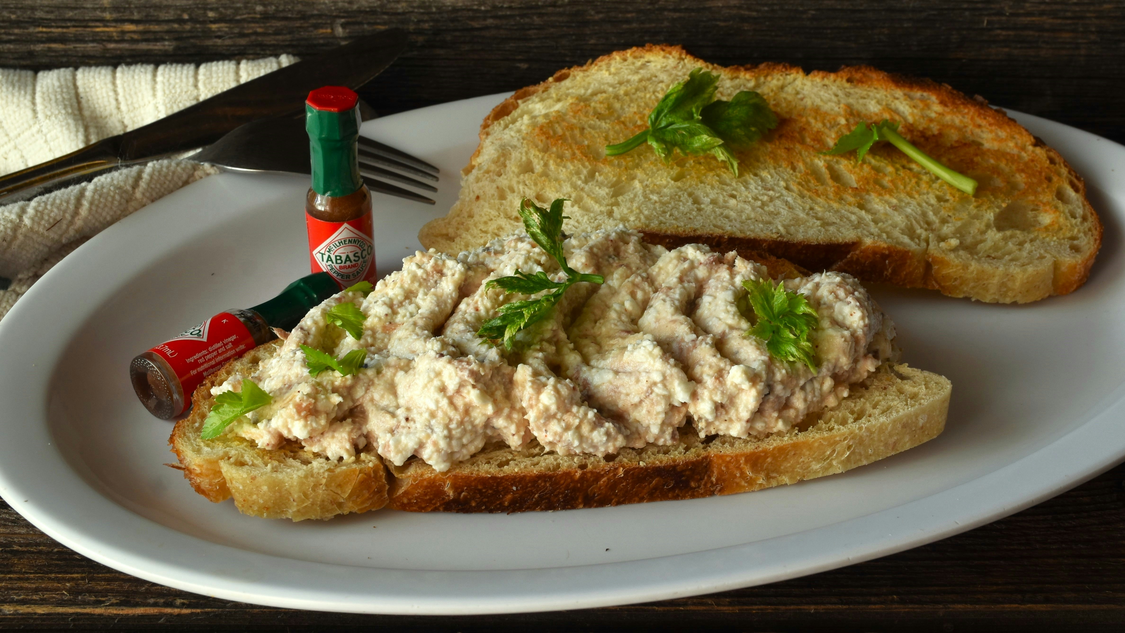 Chicken &agrave; la King on Toast