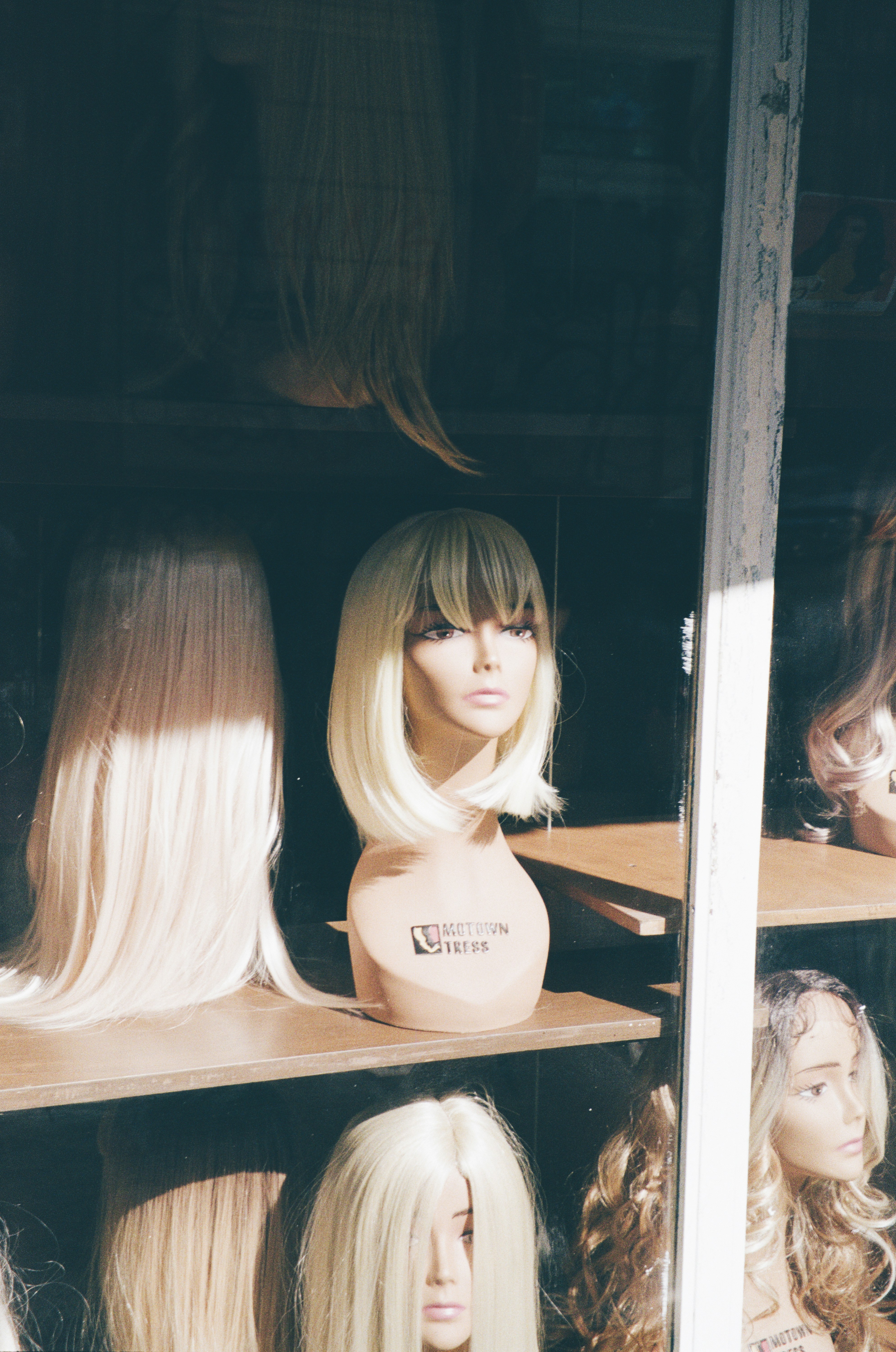 Extensões de cabelo em uma loja de beleza