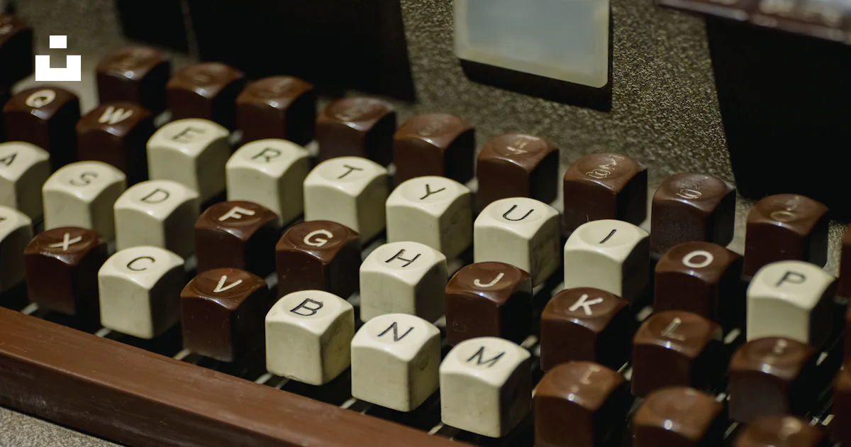 A close up of an old fashioned computer keyboard photo – Free Computer ...