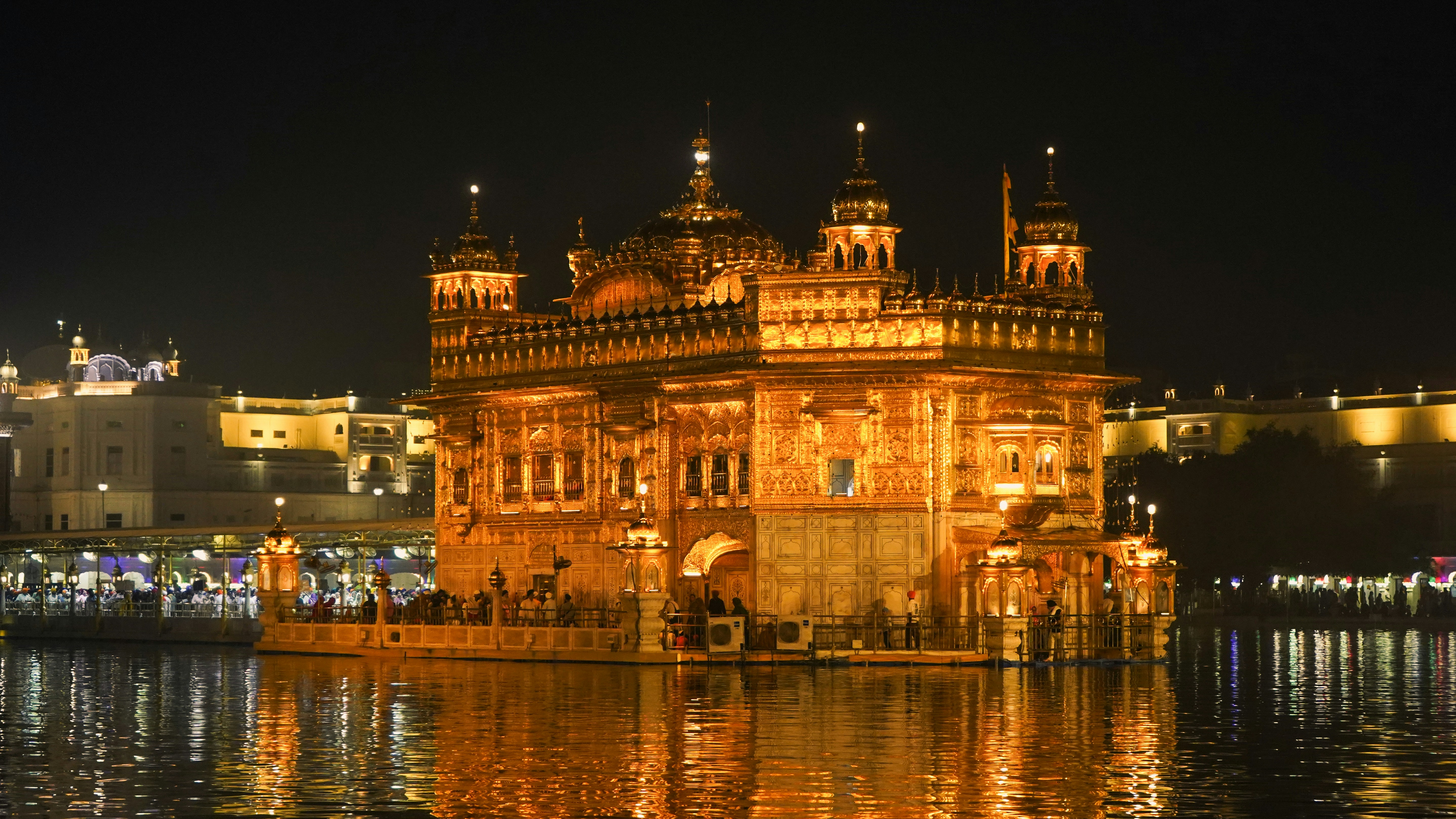 Chandigarh to Amritsar Taxi Service